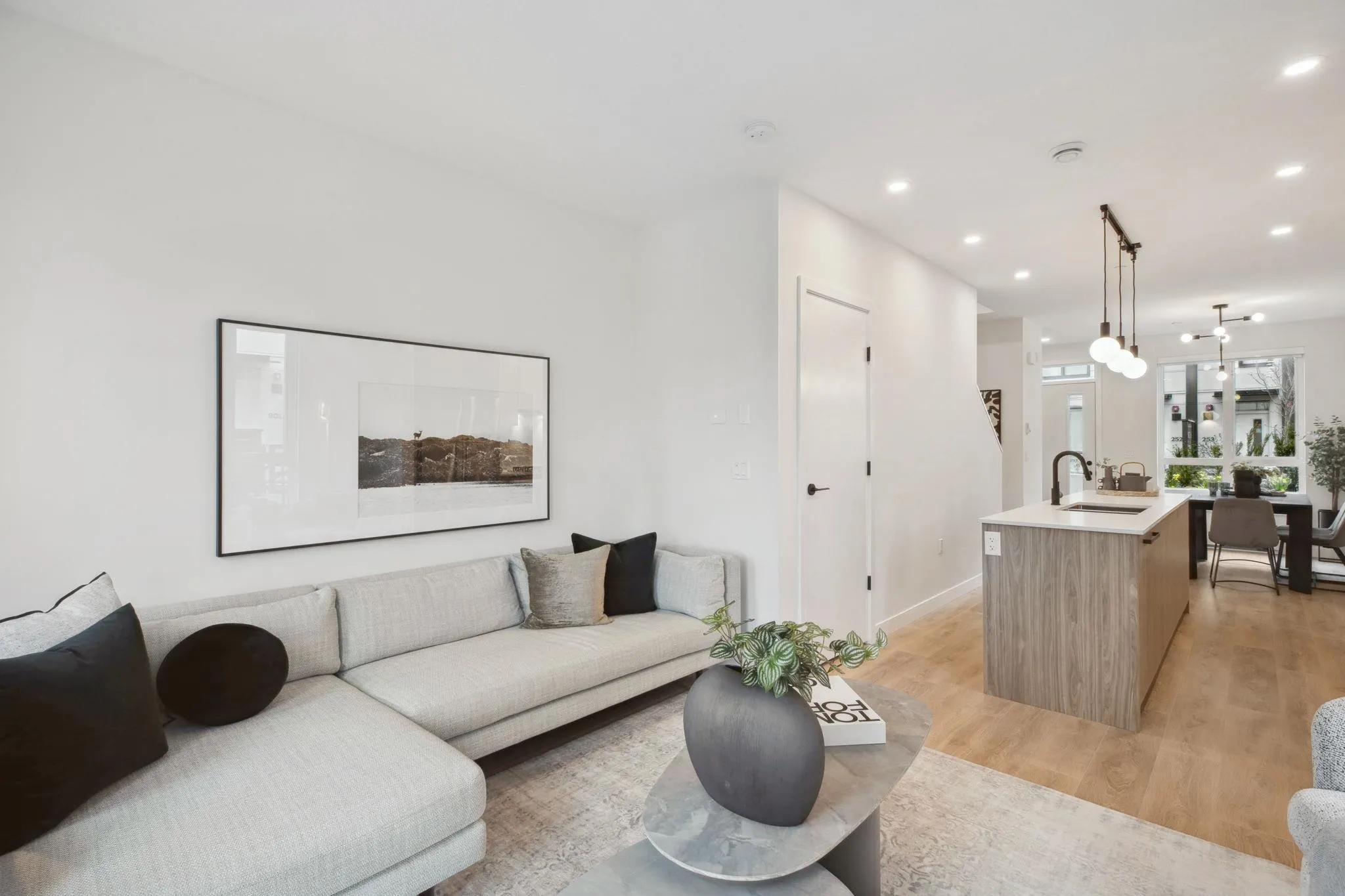 201 715 Ducklow Street