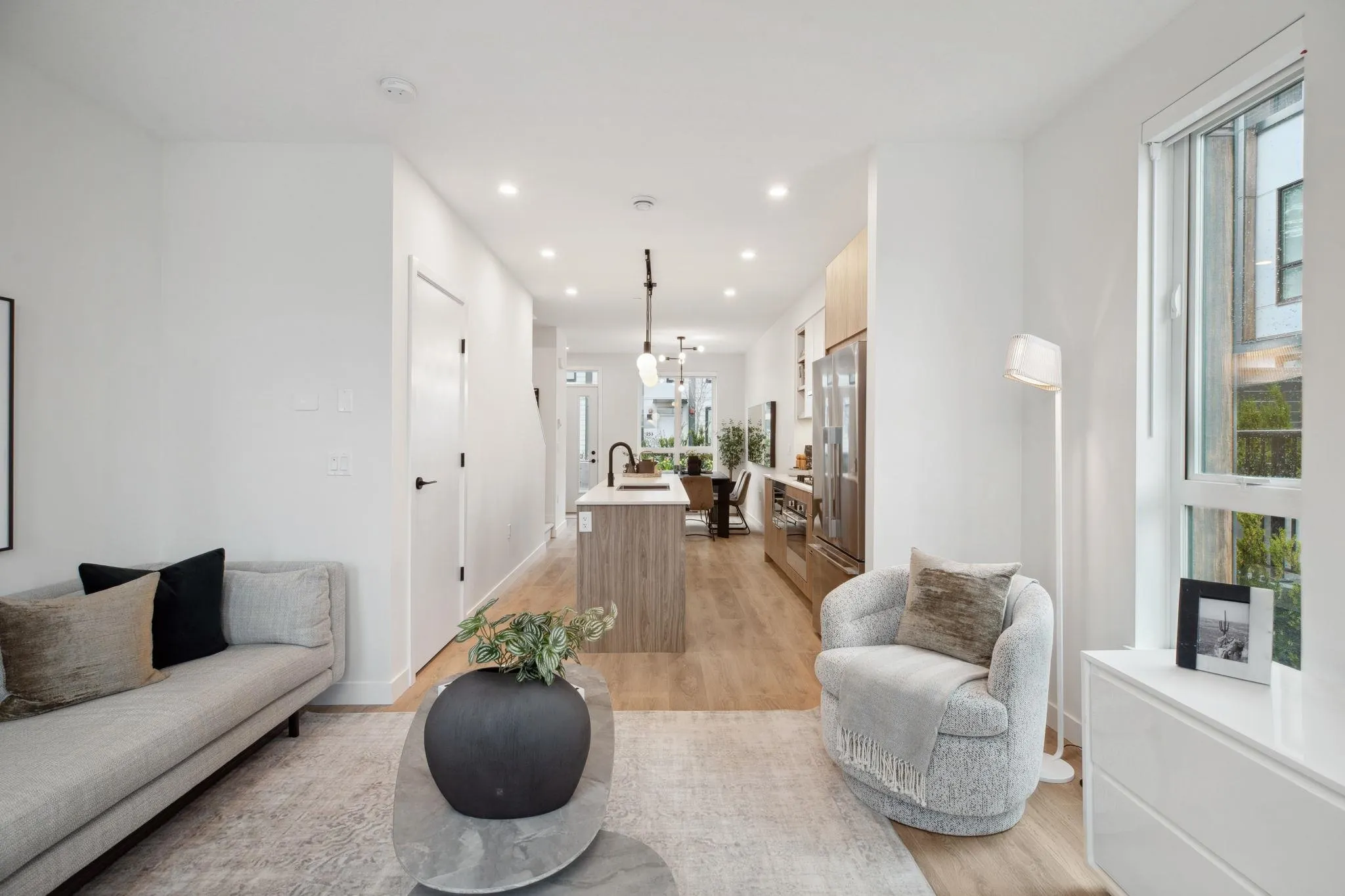 201 715 Ducklow Street