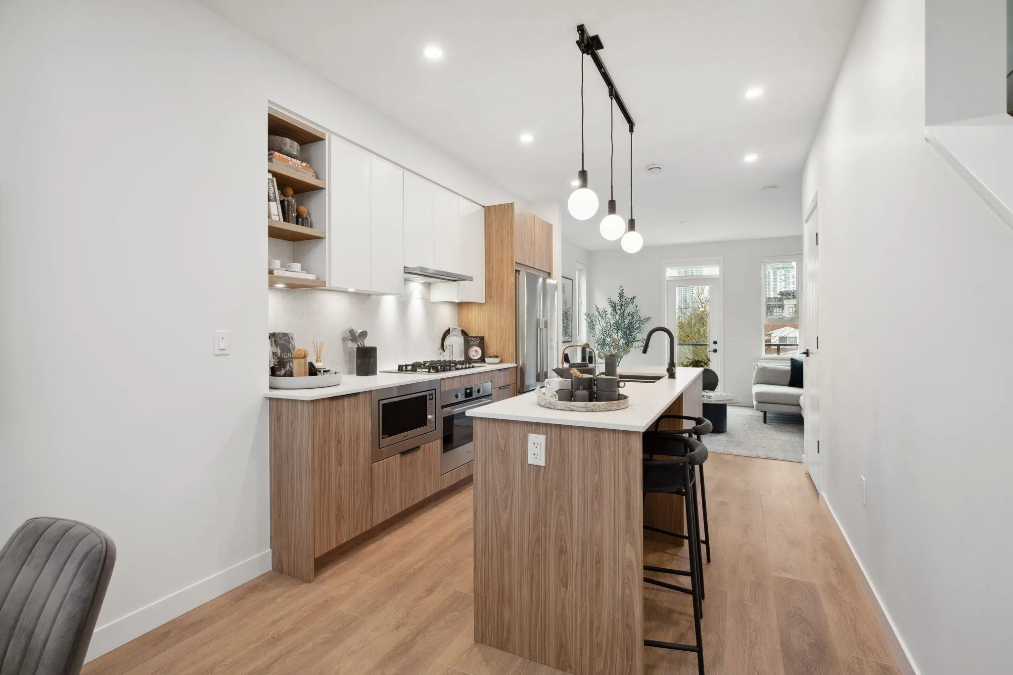 201 715 Ducklow Street