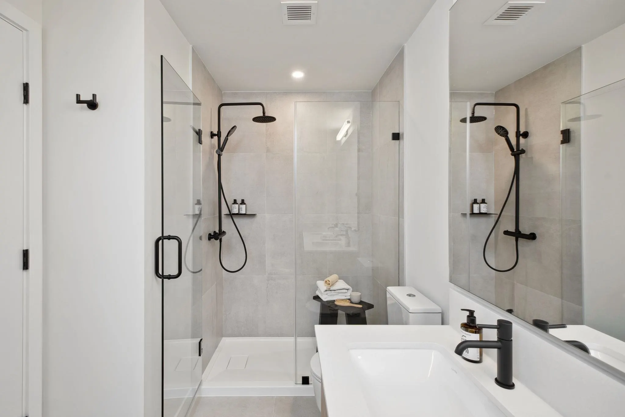 201 715 Ducklow Street