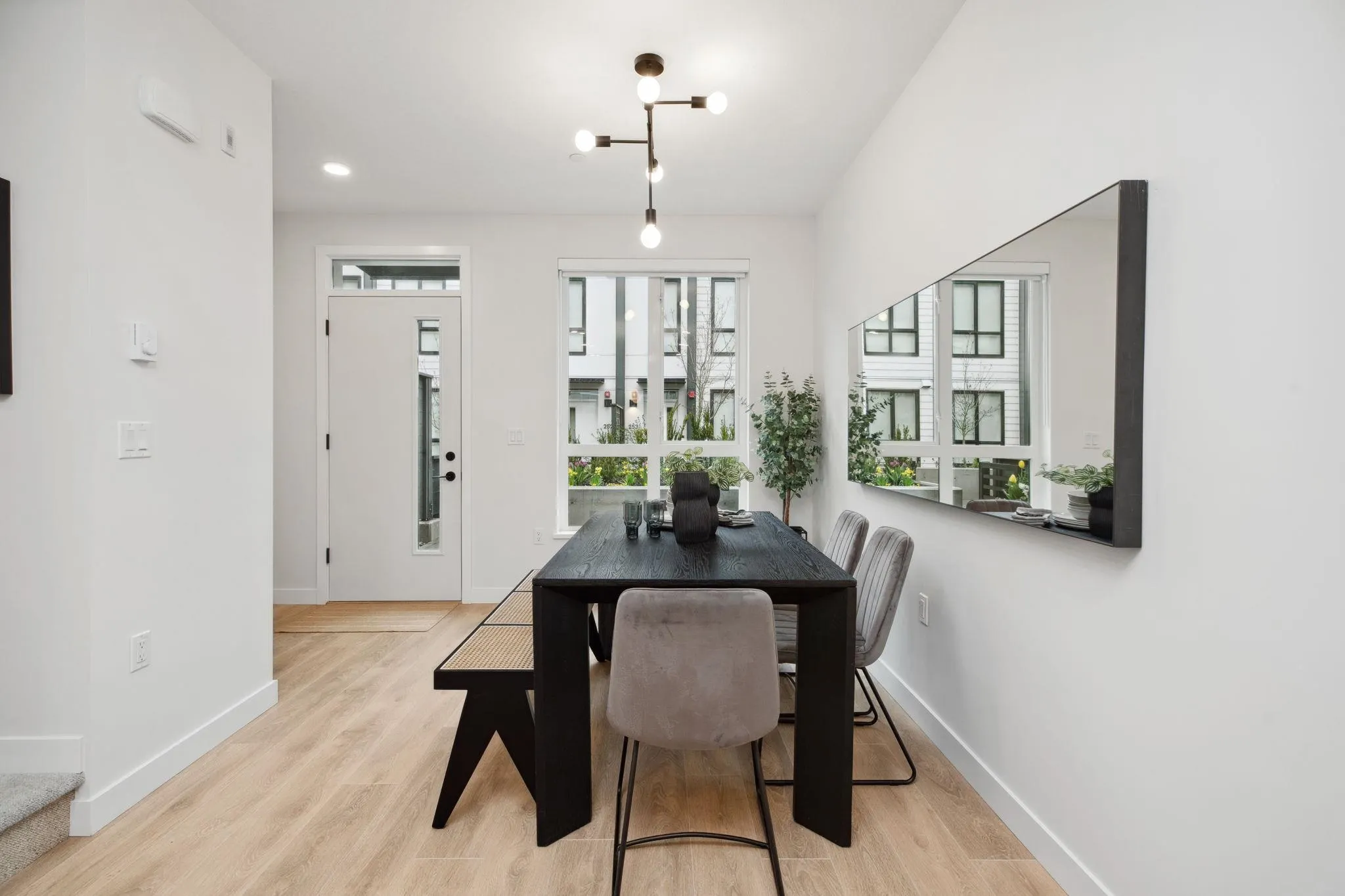 201 715 Ducklow Street