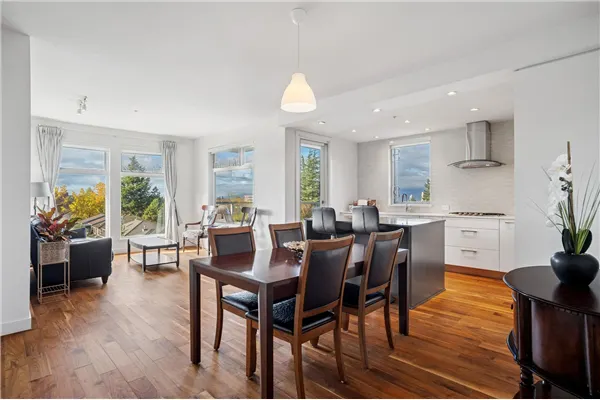 508 4867 Cambie Street