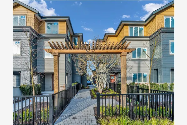 107 8233 Williams Road