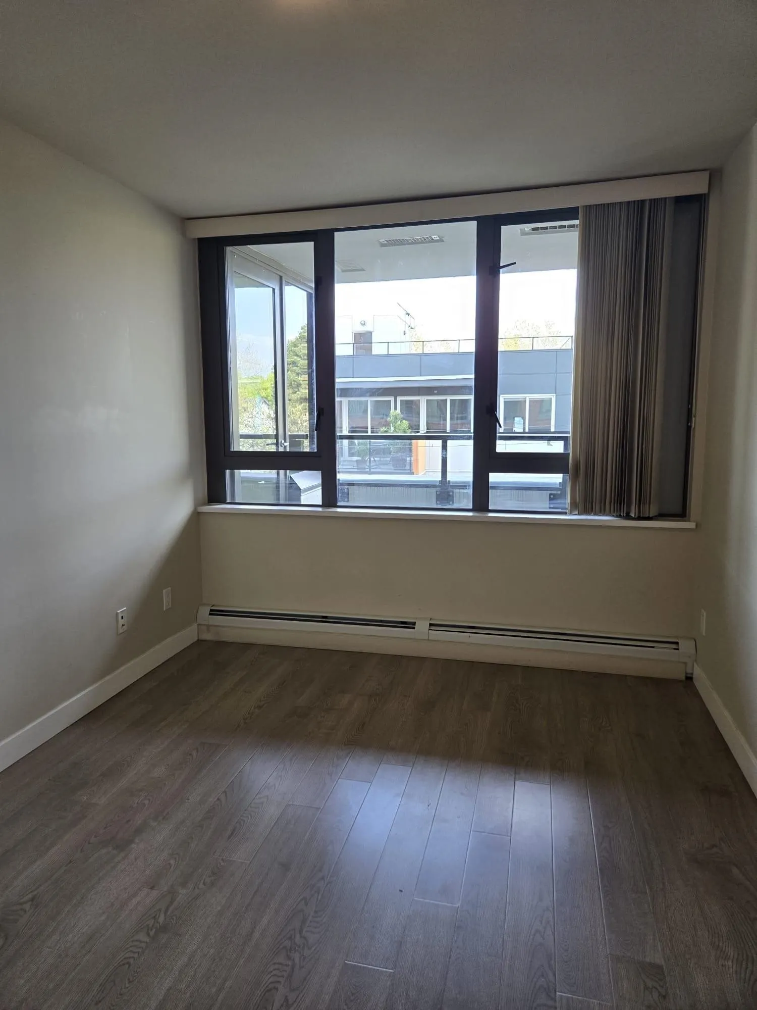 512 2689 Kingsway