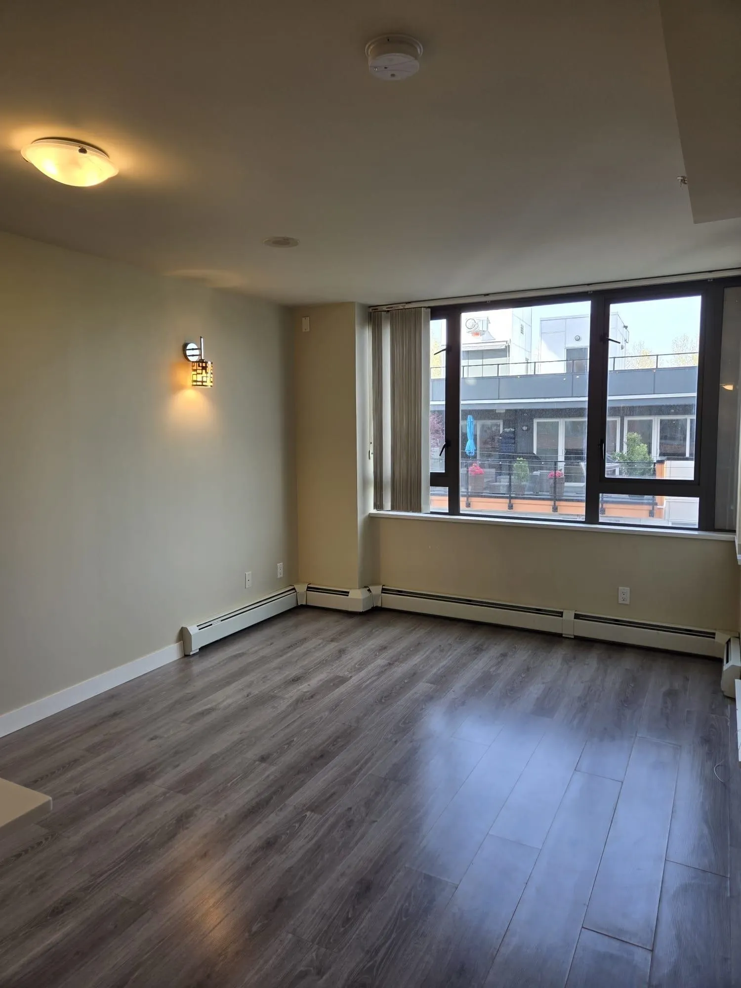 512 2689 Kingsway