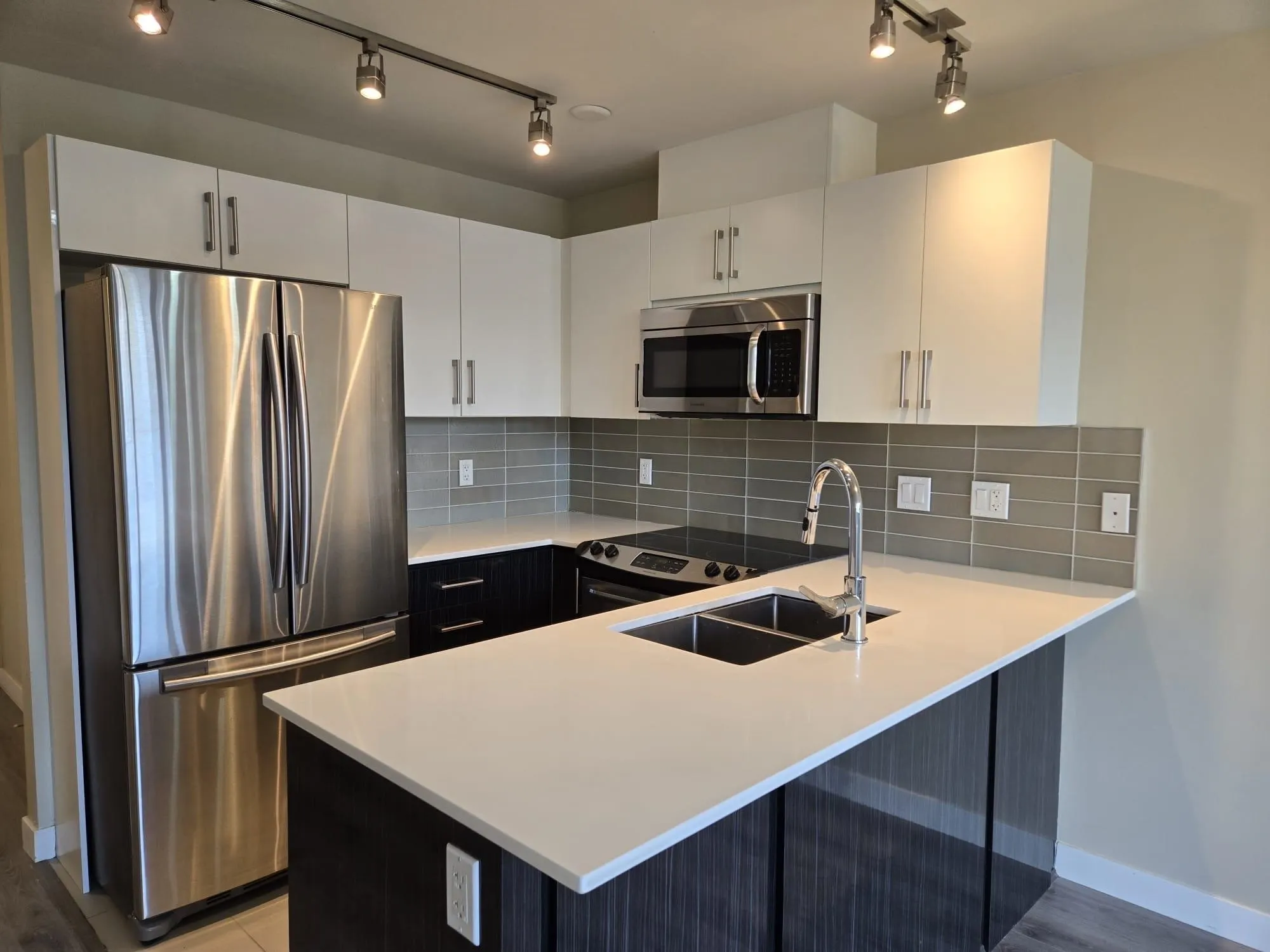 512 2689 Kingsway