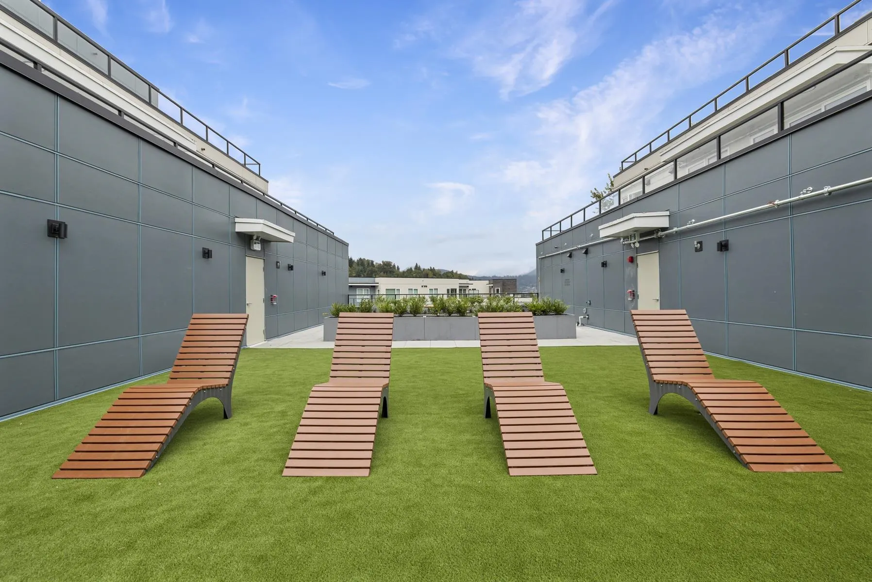 410 2002 St. George Street