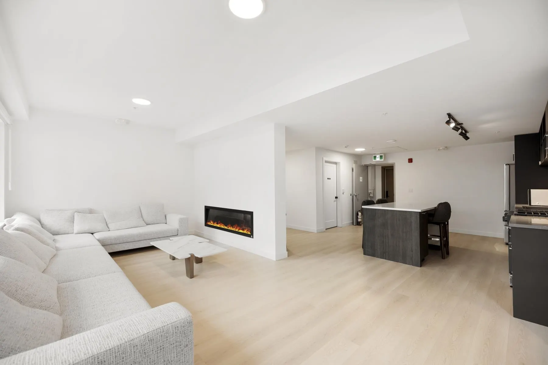 410 2002 St. George Street