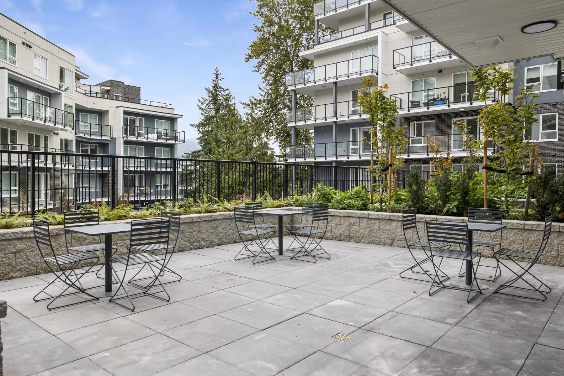 410 2002 St. George Street