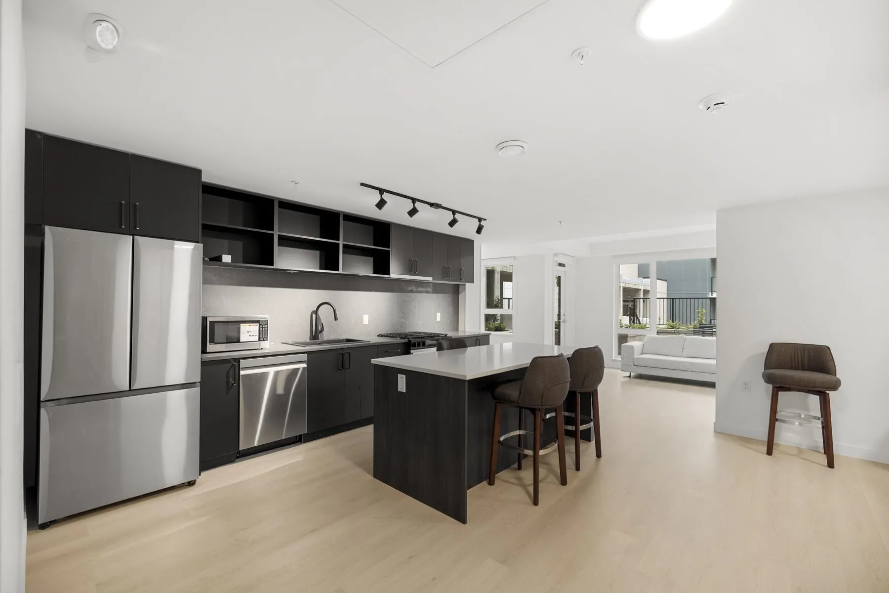 410 2002 St. George Street