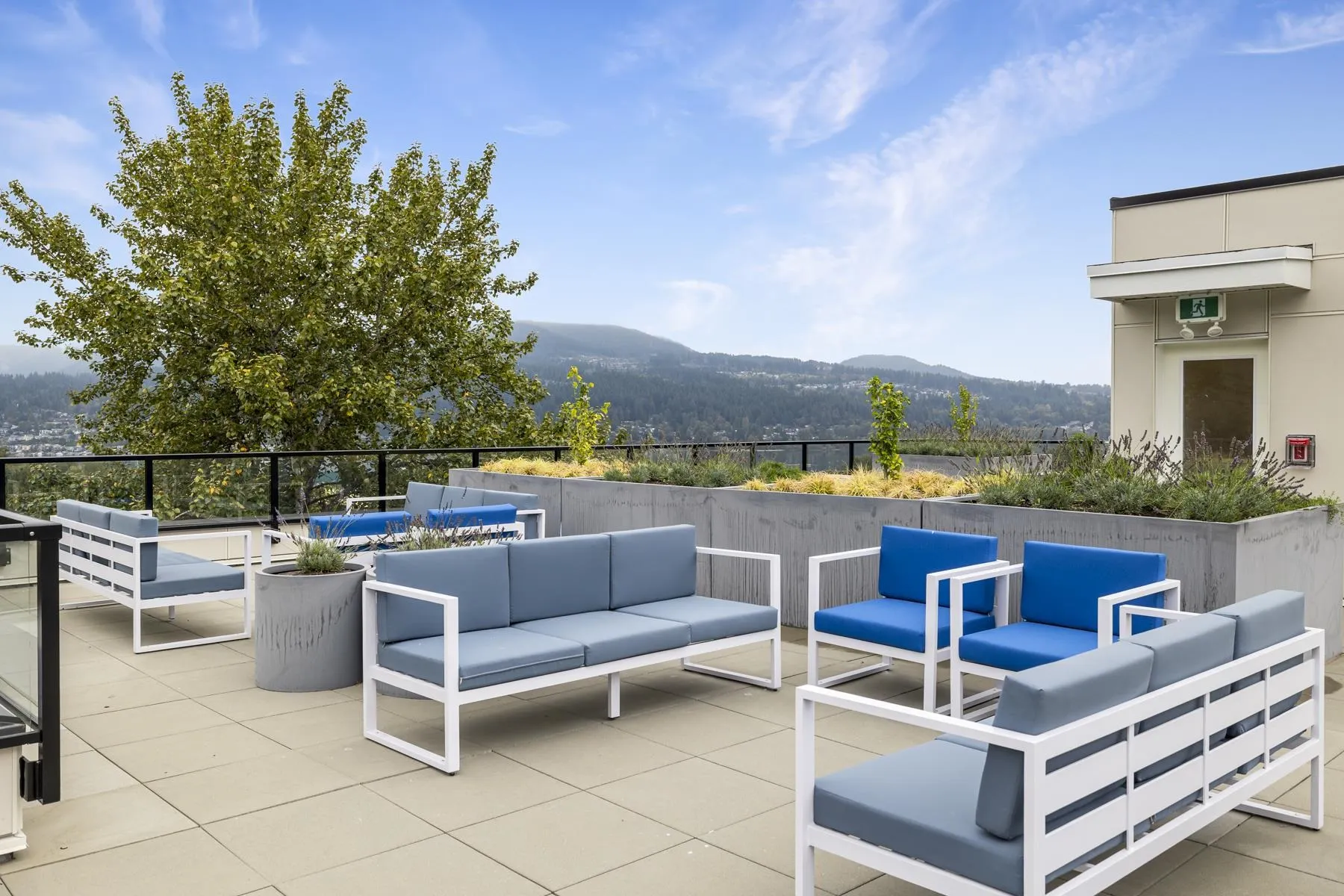 410 2002 St. George Street