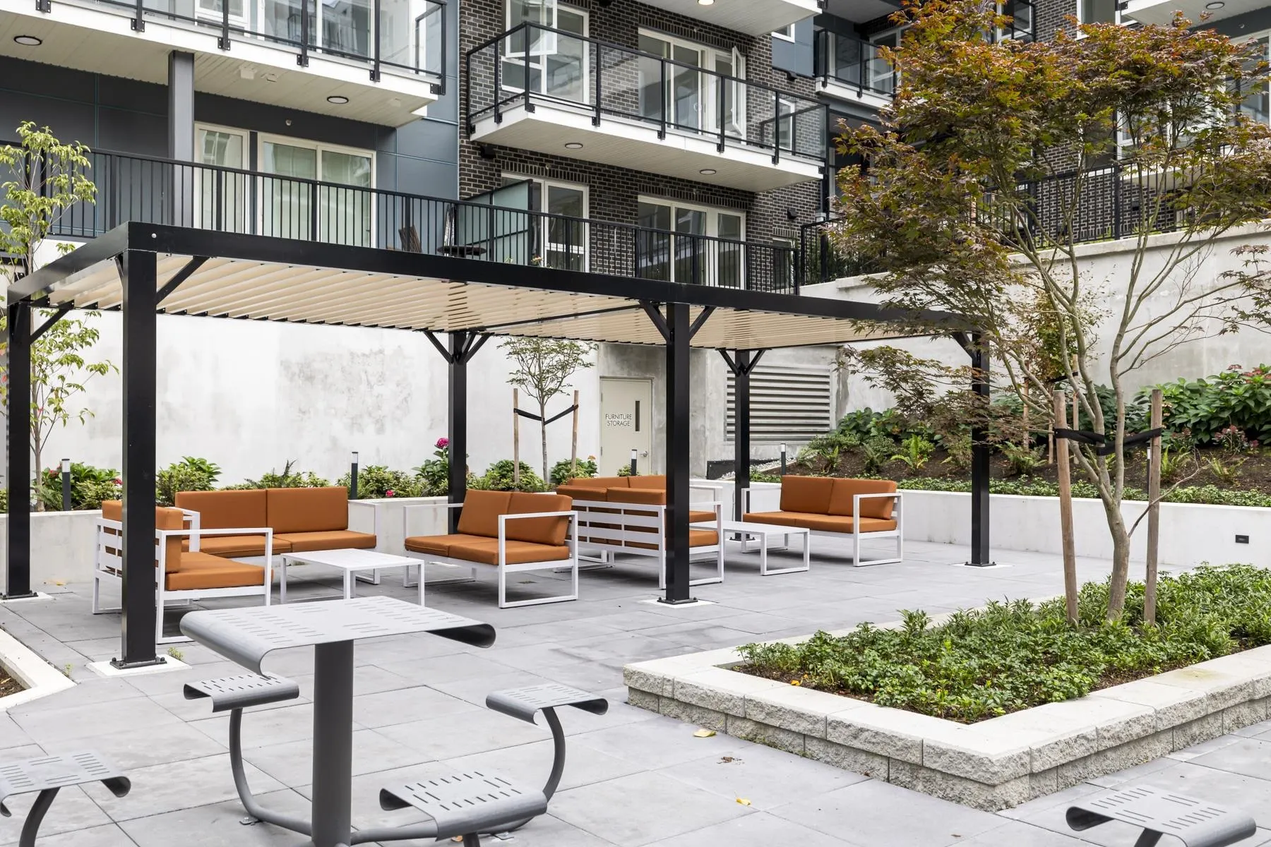 410 2002 St. George Street