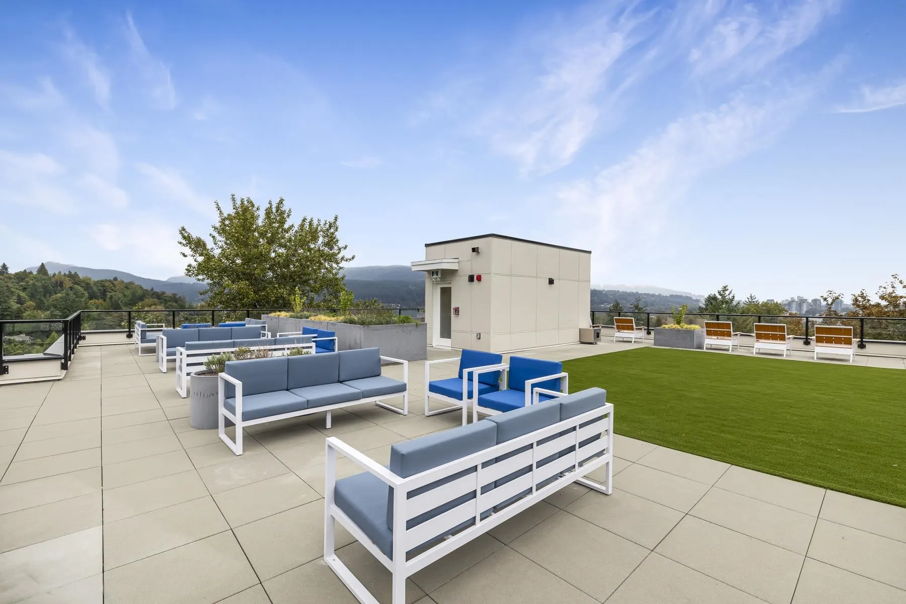 410 2002 St. George Street