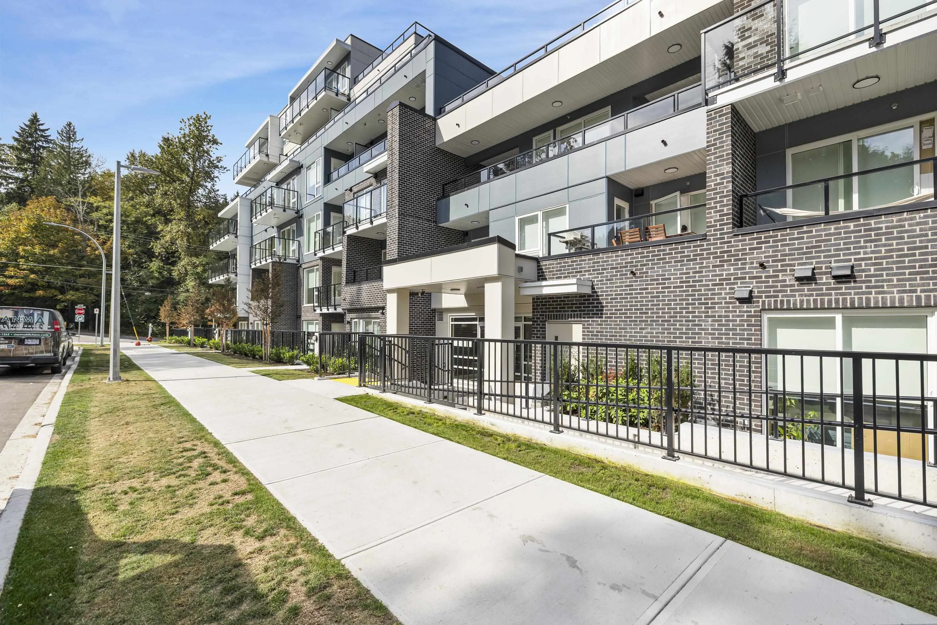 410 2002 St. George Street