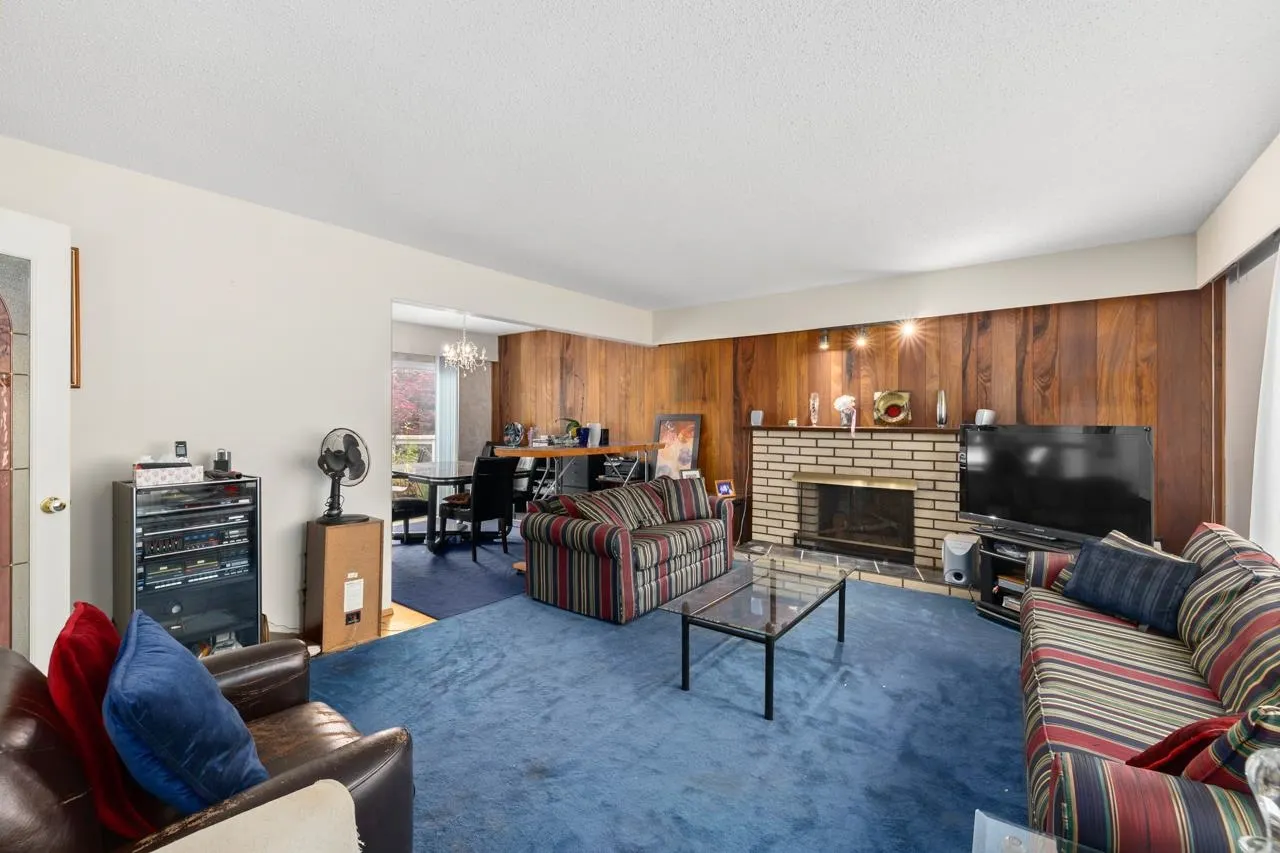3878 Royal Oak Avenue