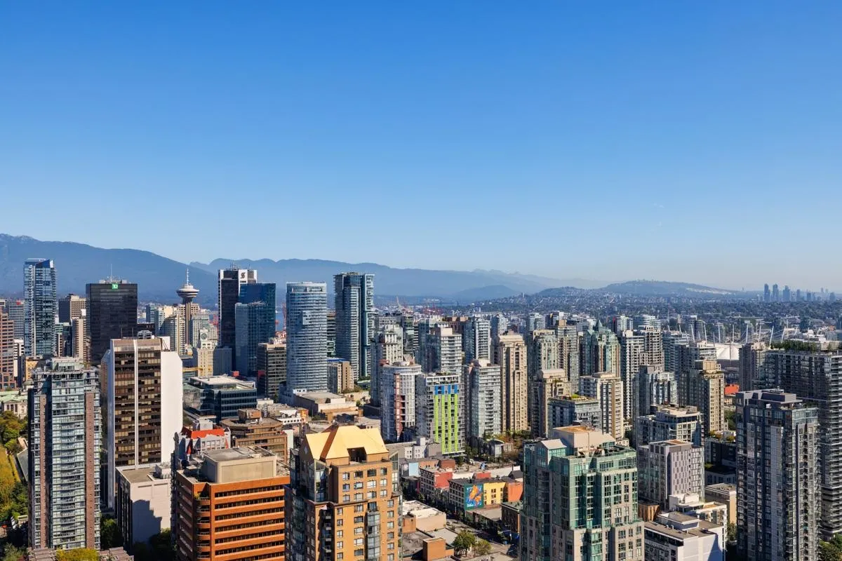 4307 1289 Hornby Street