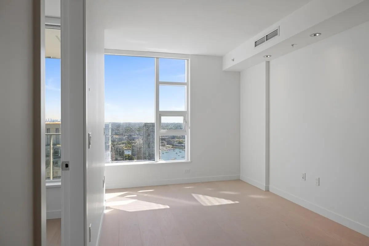 4307 1289 Hornby Street