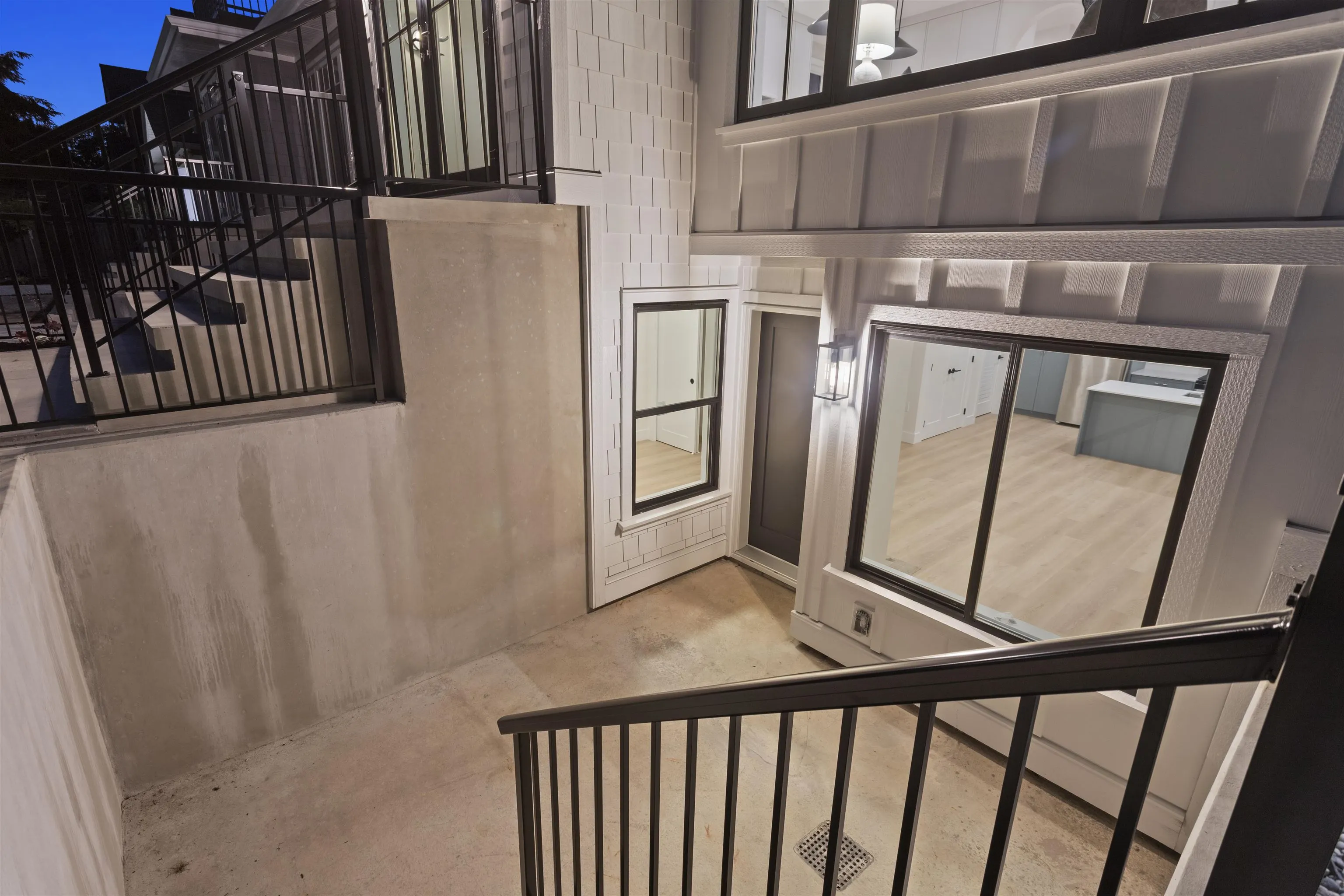 2 4315 Albert Street