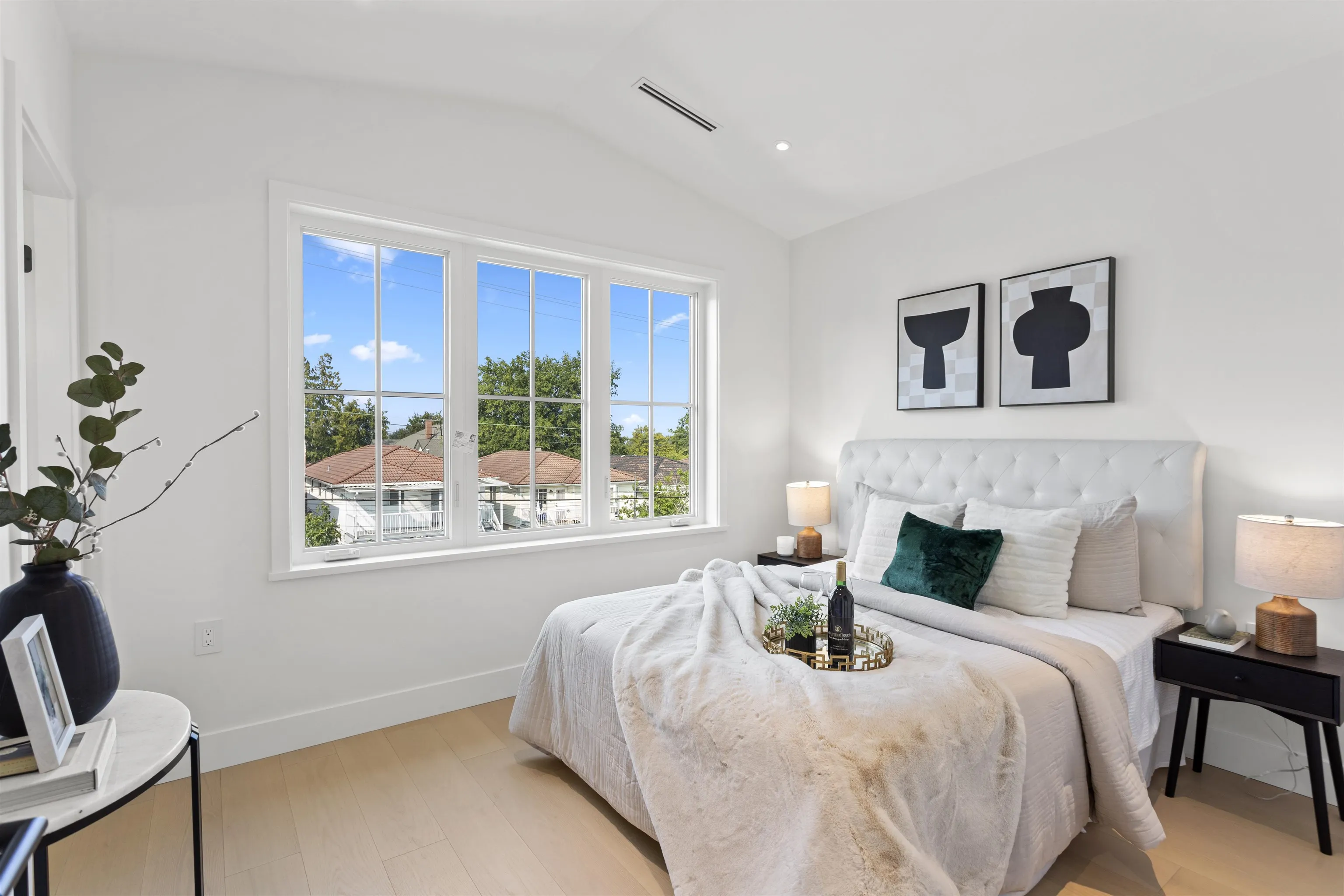 2 4315 Albert Street