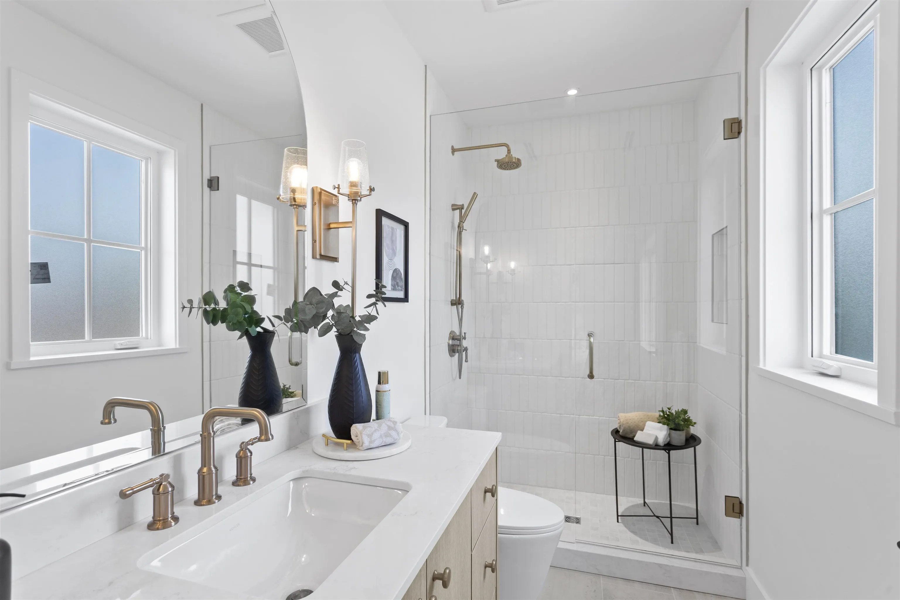 2 4315 Albert Street