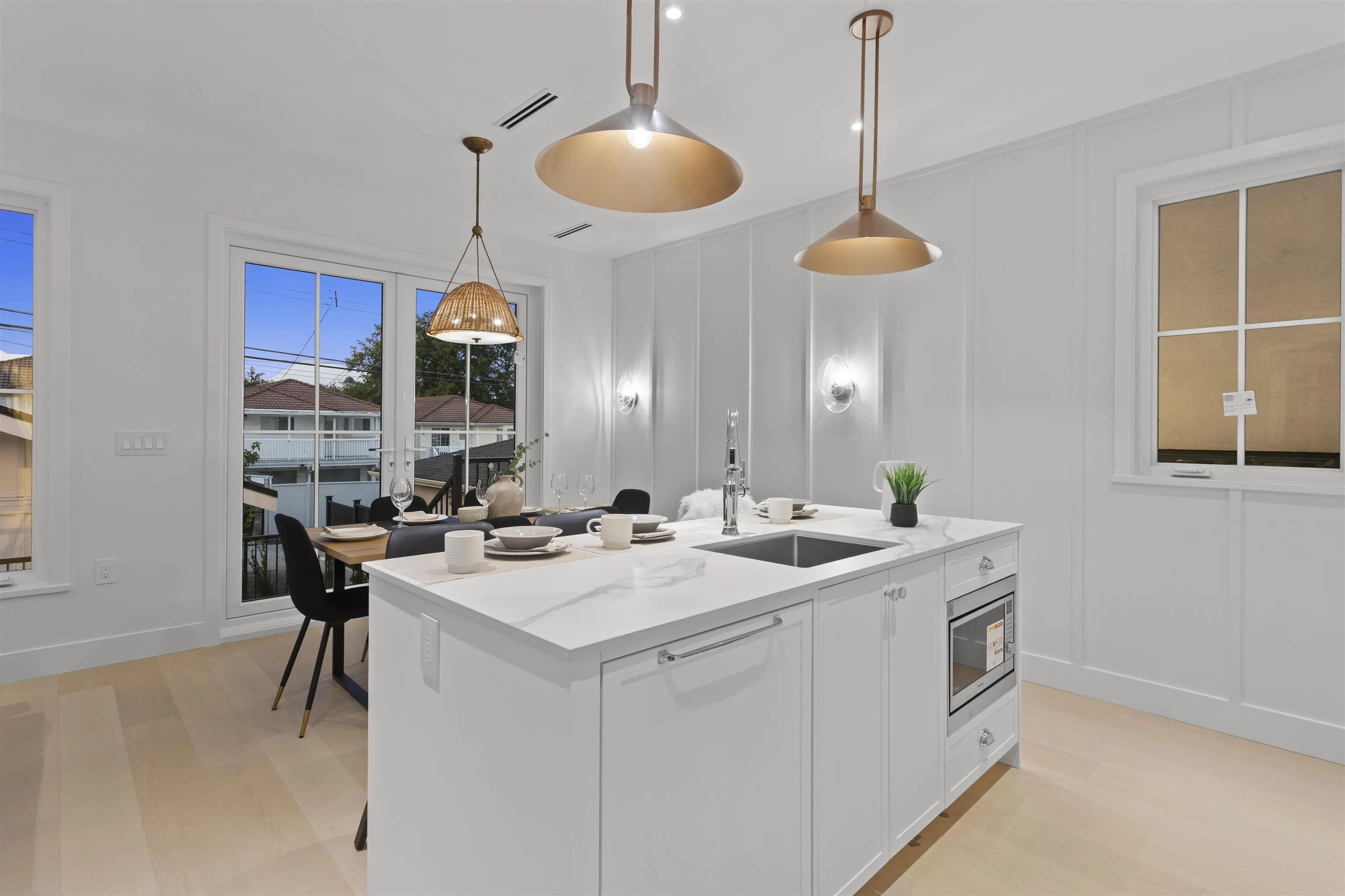 2 4315 Albert Street