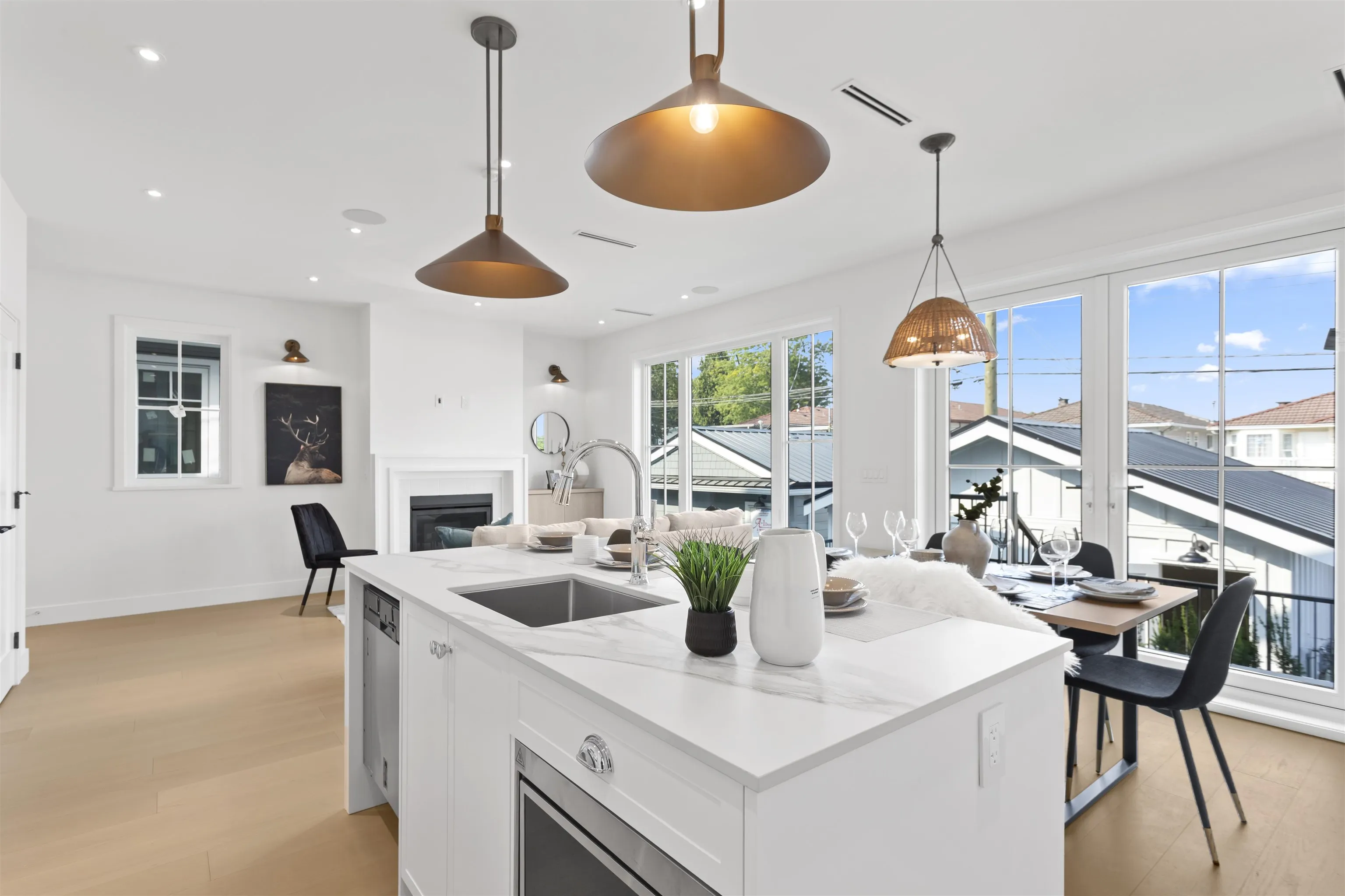 2 4315 Albert Street