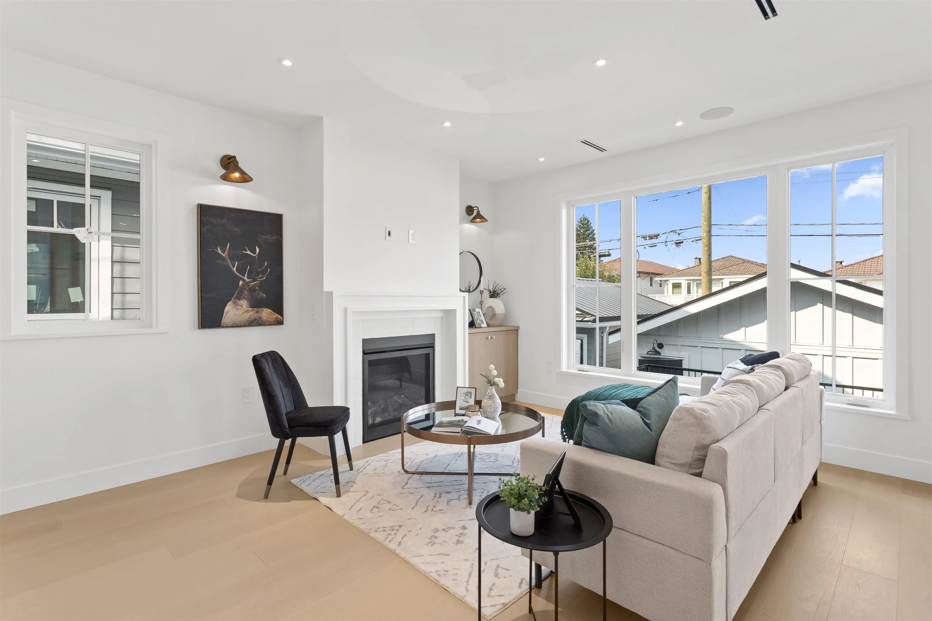 2 4315 Albert Street