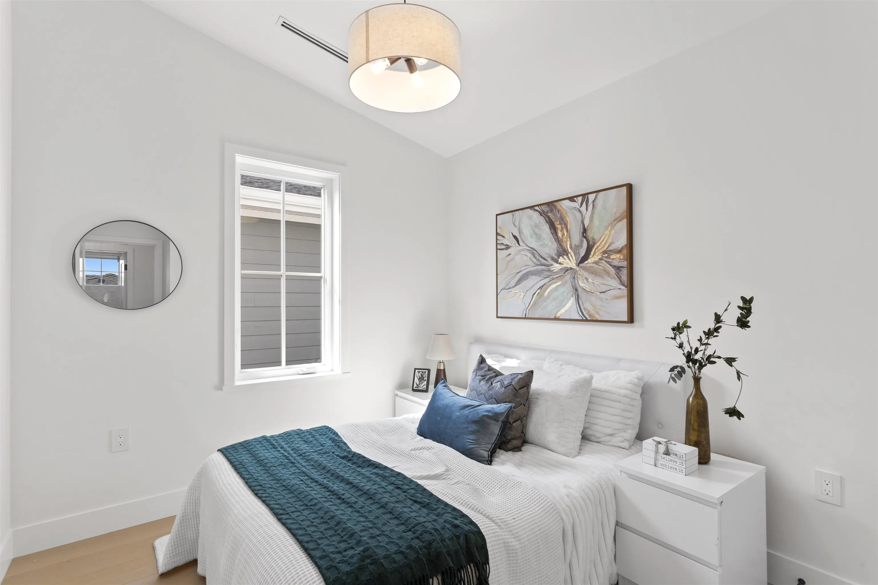 2 4315 Albert Street