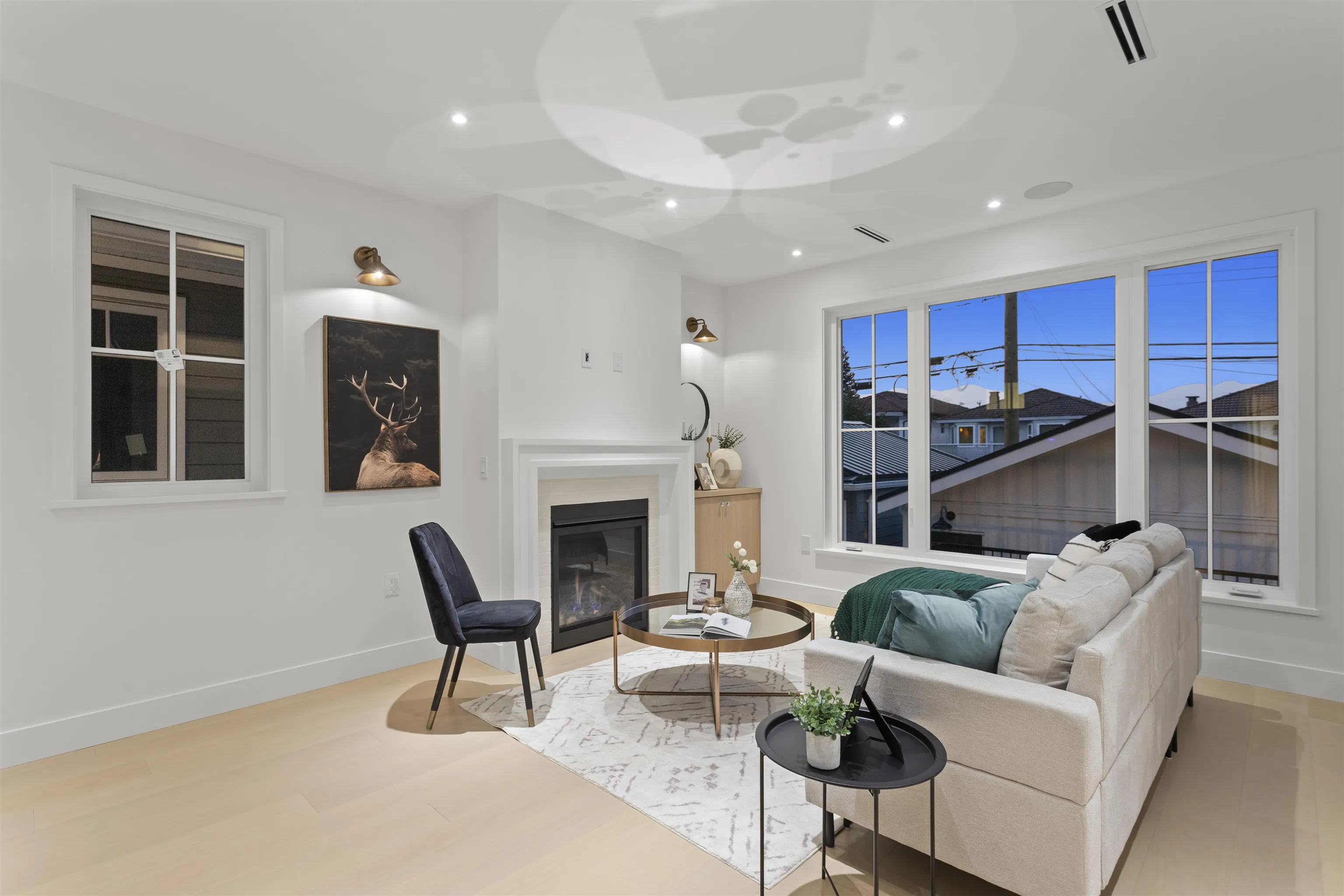 2 4315 Albert Street