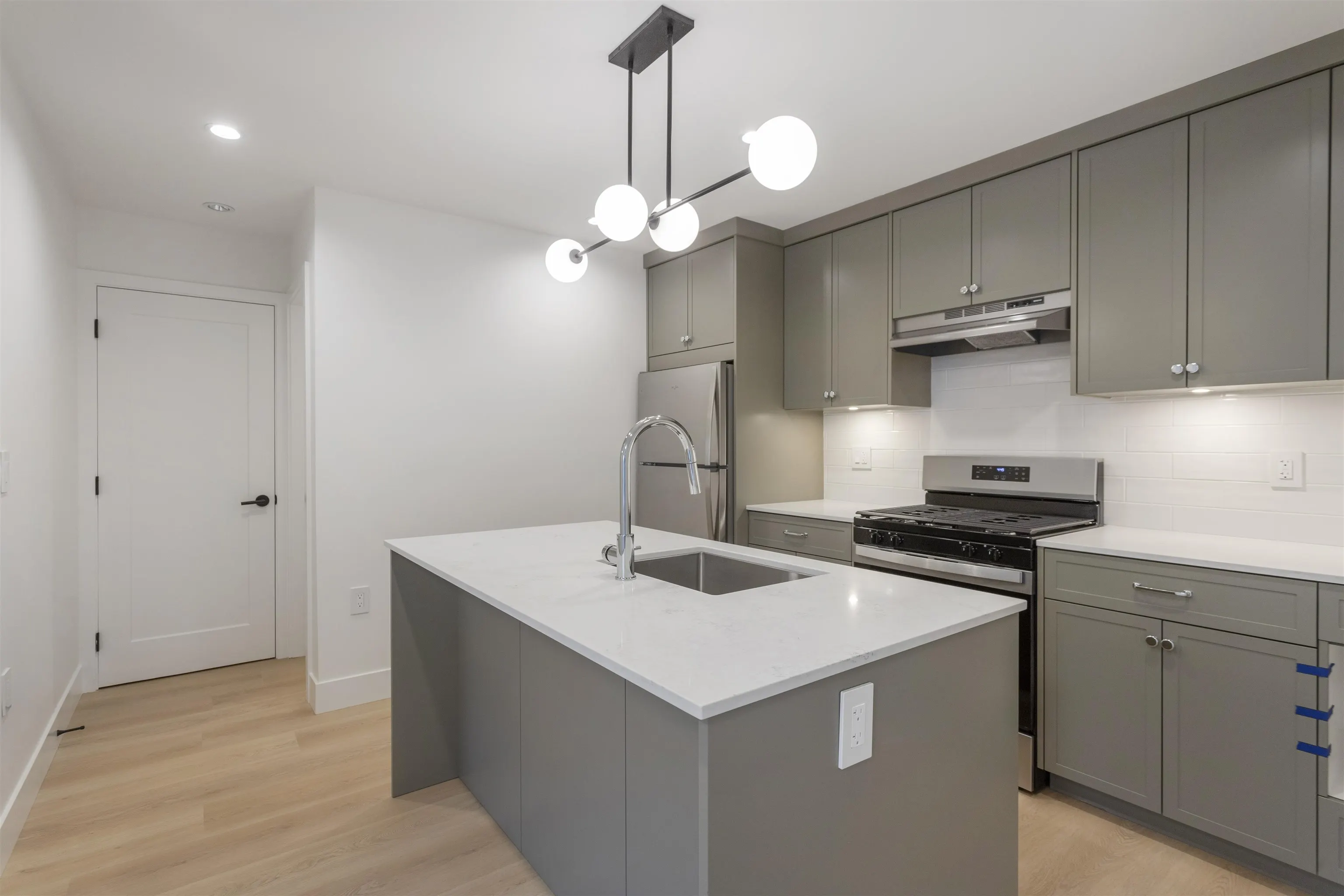 2 4315 Albert Street