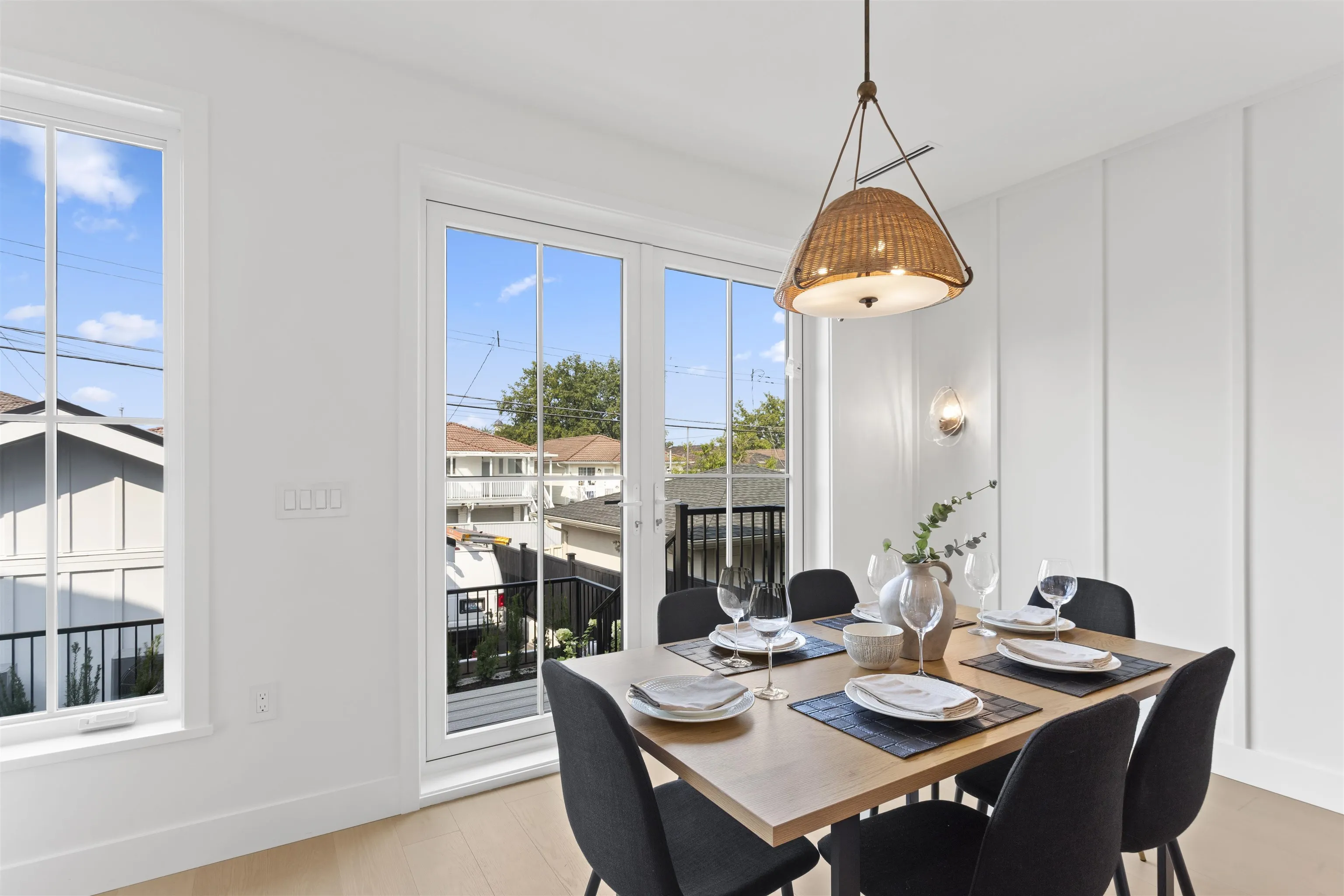 2 4315 Albert Street