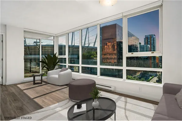 1205 928 Beatty Street