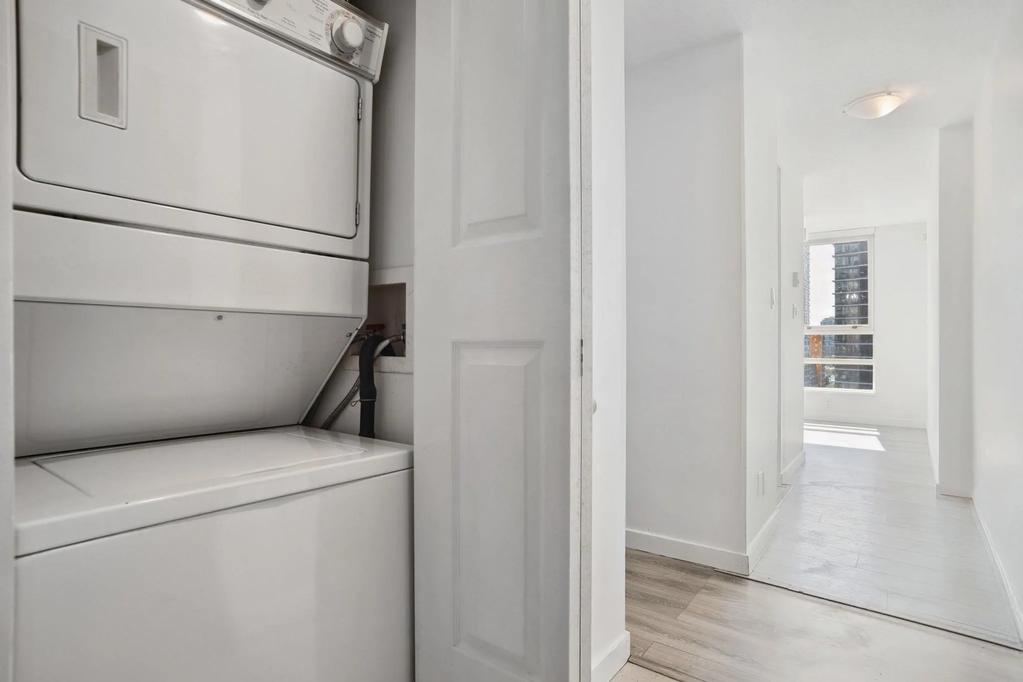 1205 928 Beatty Street