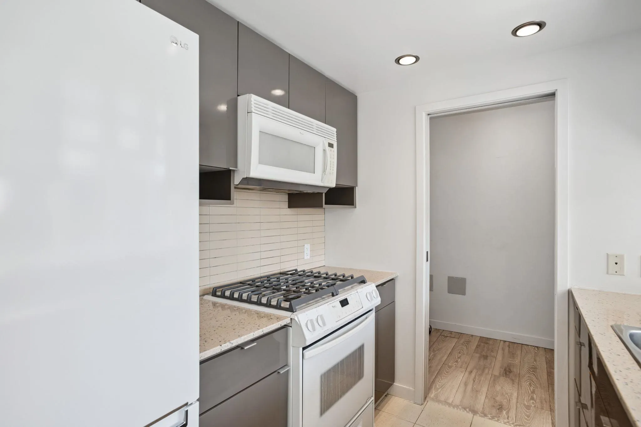 1205 928 Beatty Street