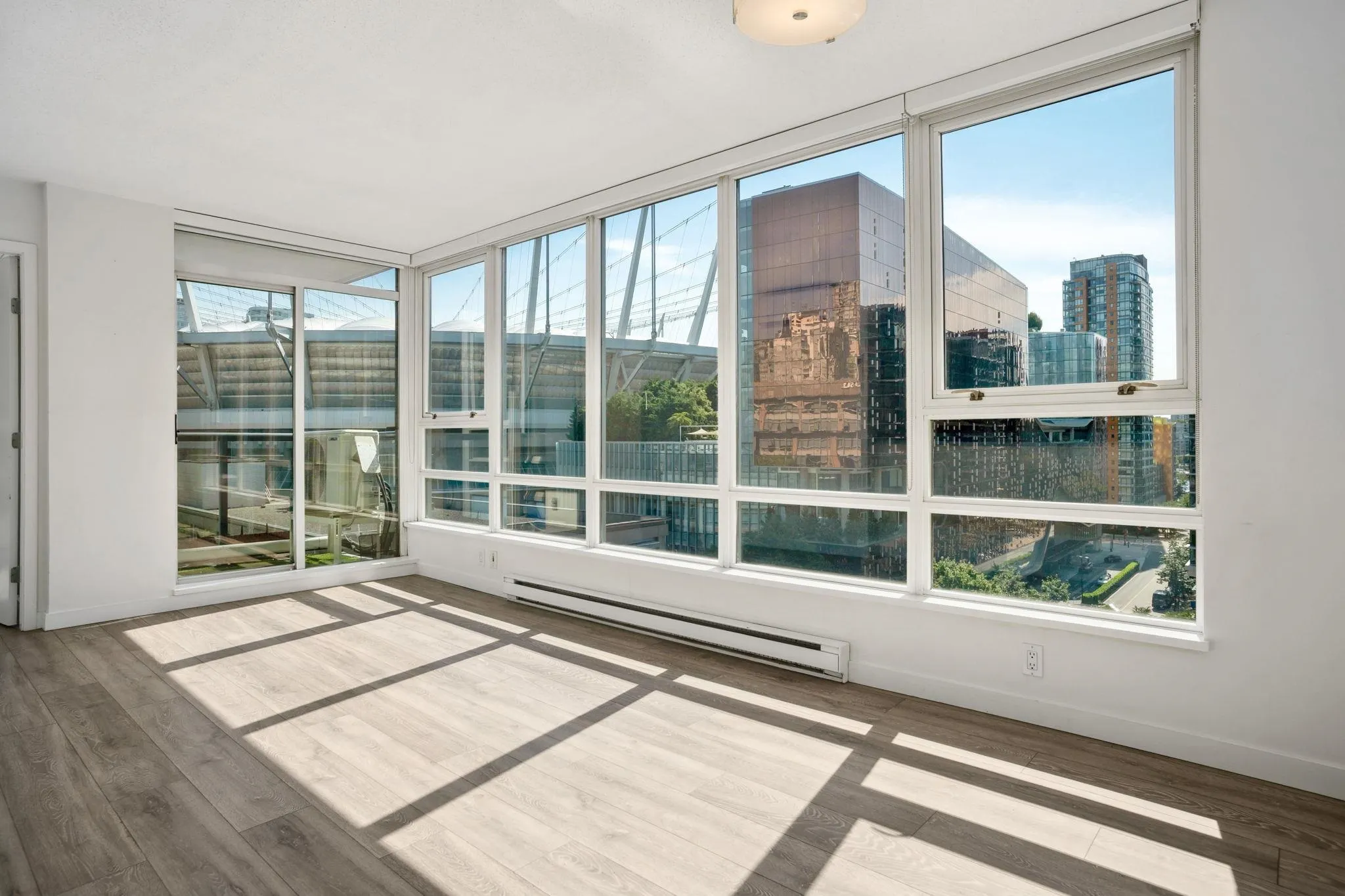 1205 928 Beatty Street