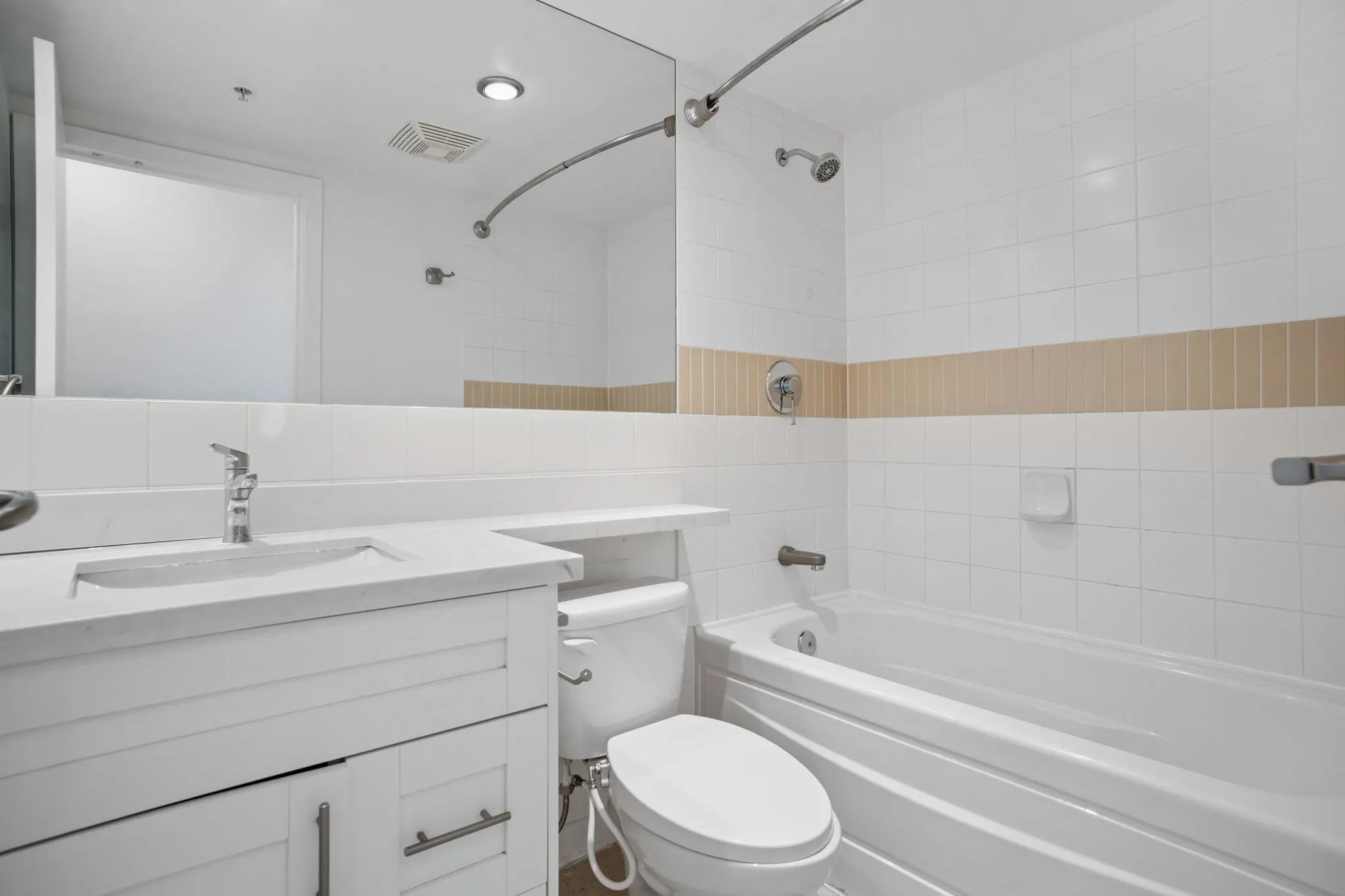 1205 928 Beatty Street