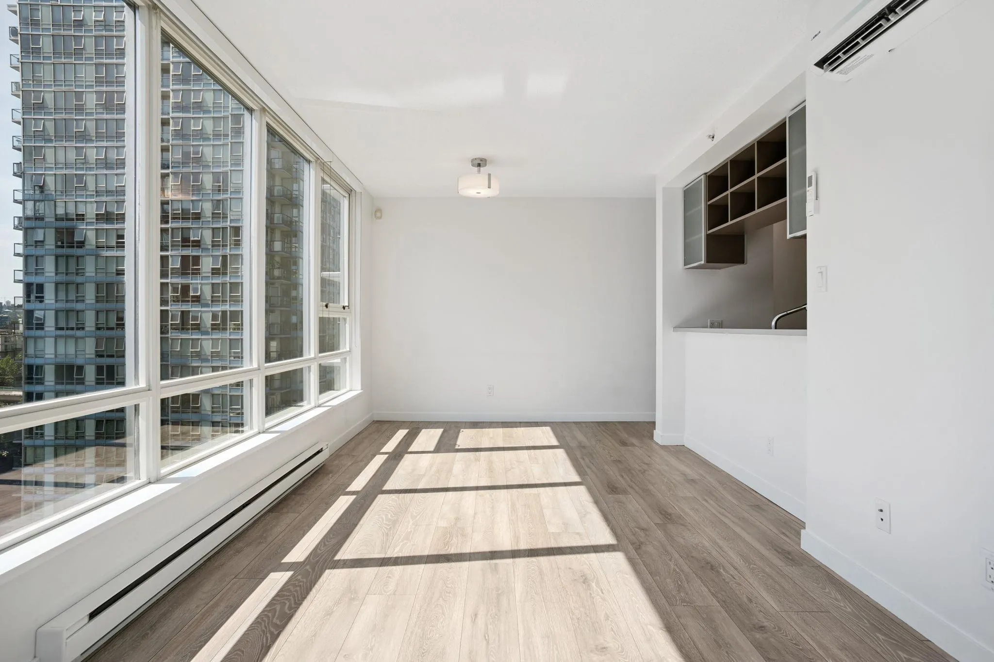 1205 928 Beatty Street