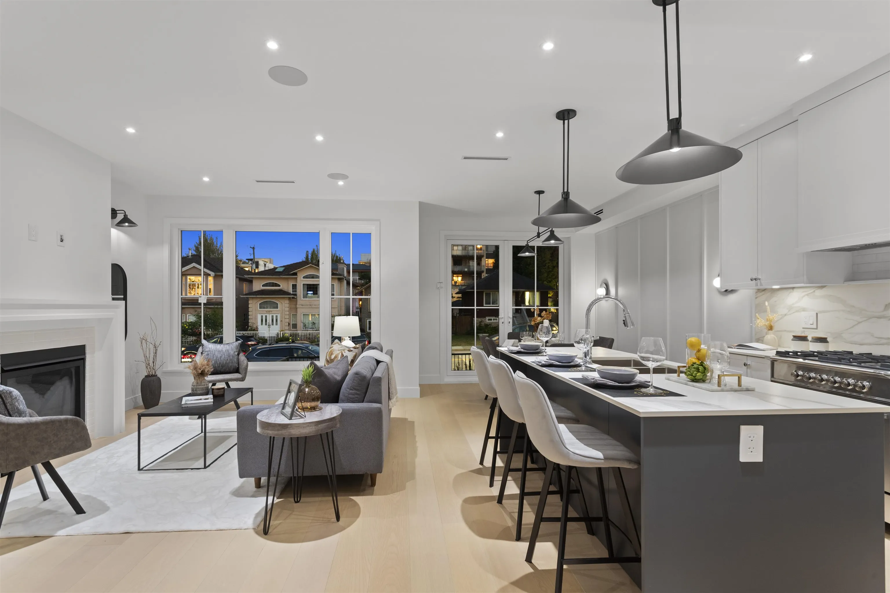 1 4315 Albert Street