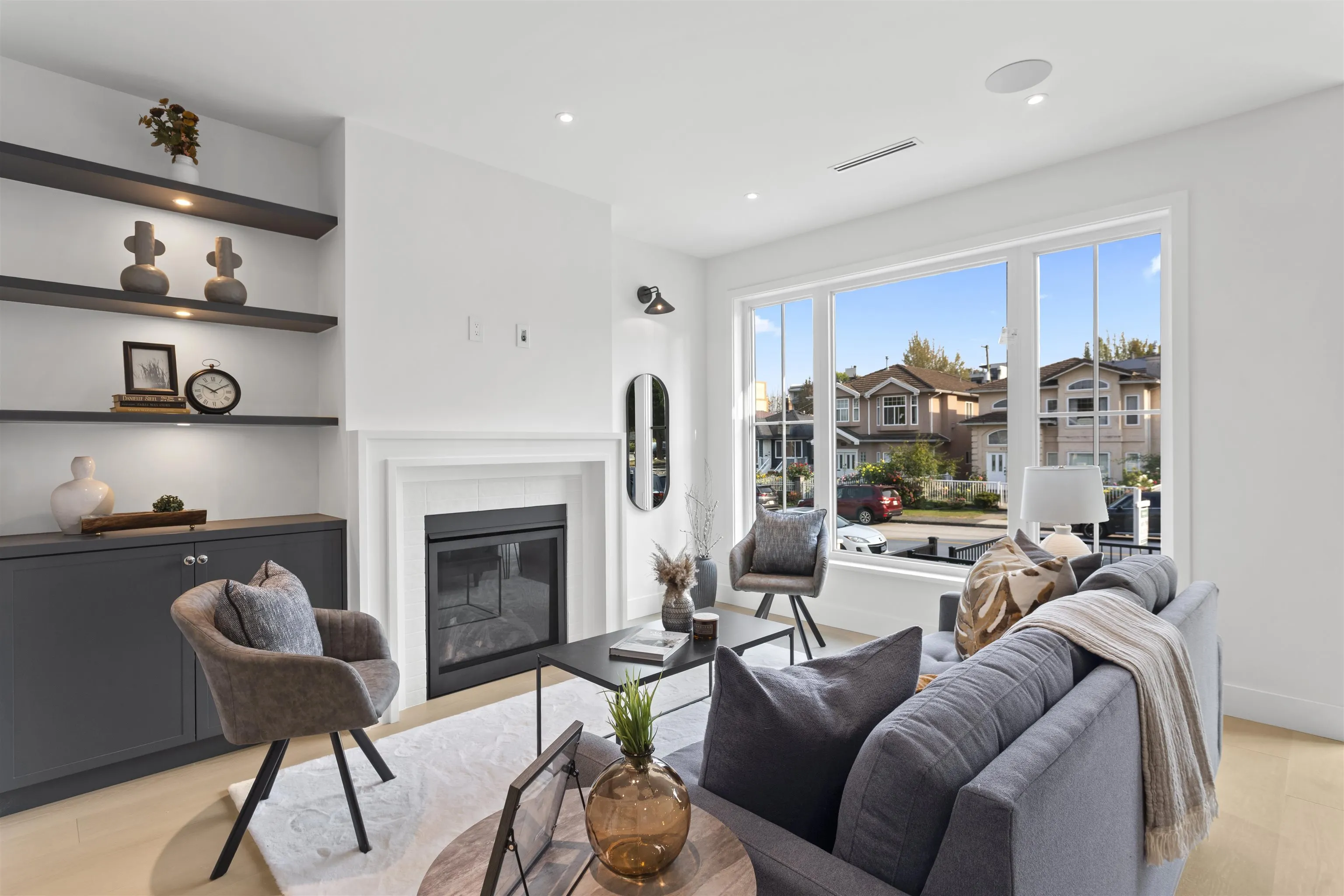 1 4315 Albert Street