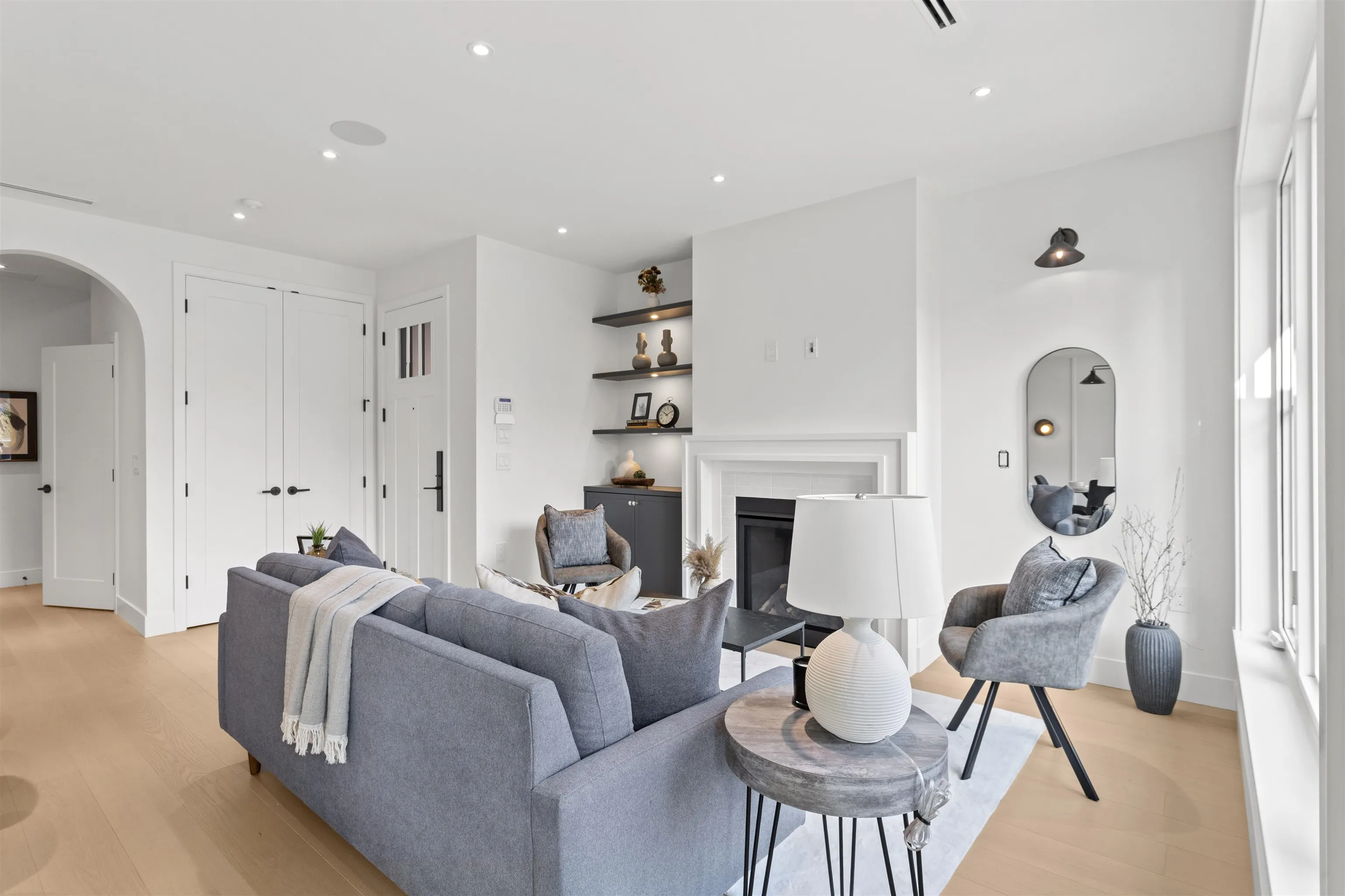 1 4315 Albert Street