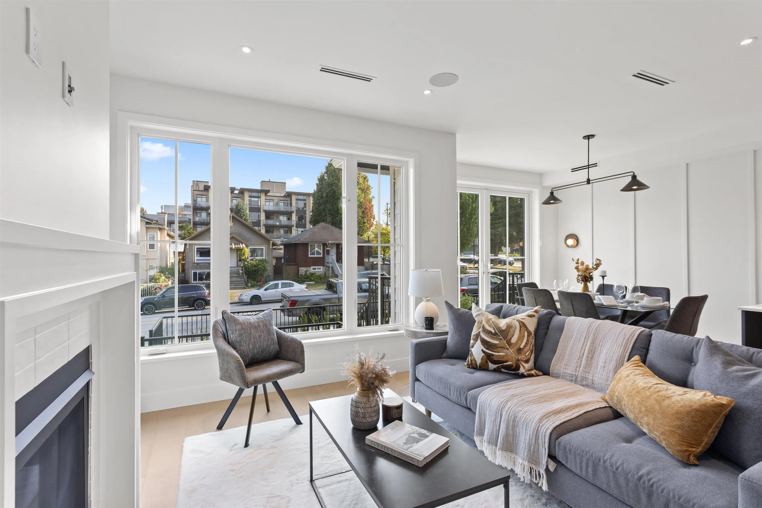 1 4315 Albert Street