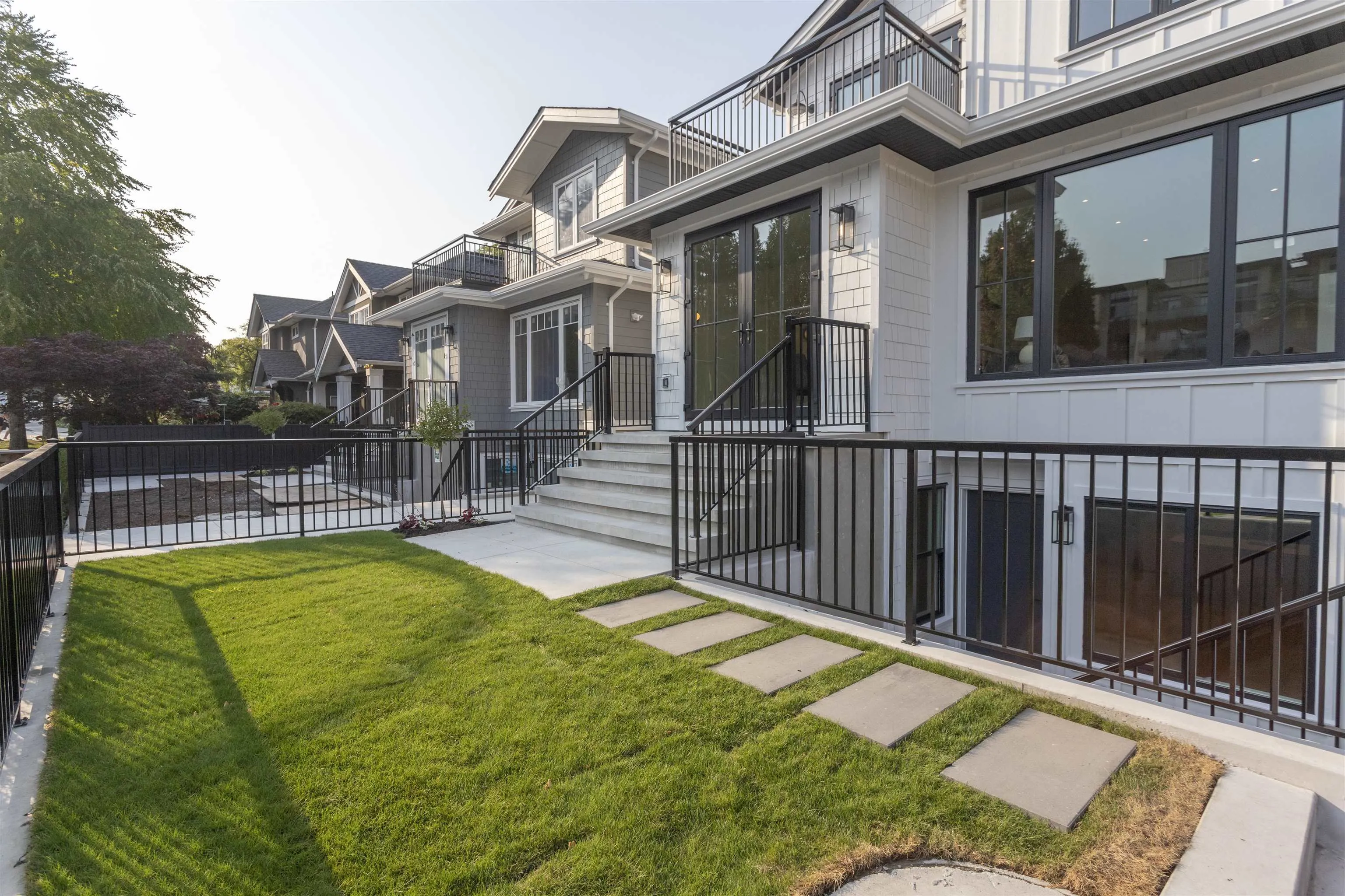 1 4315 Albert Street