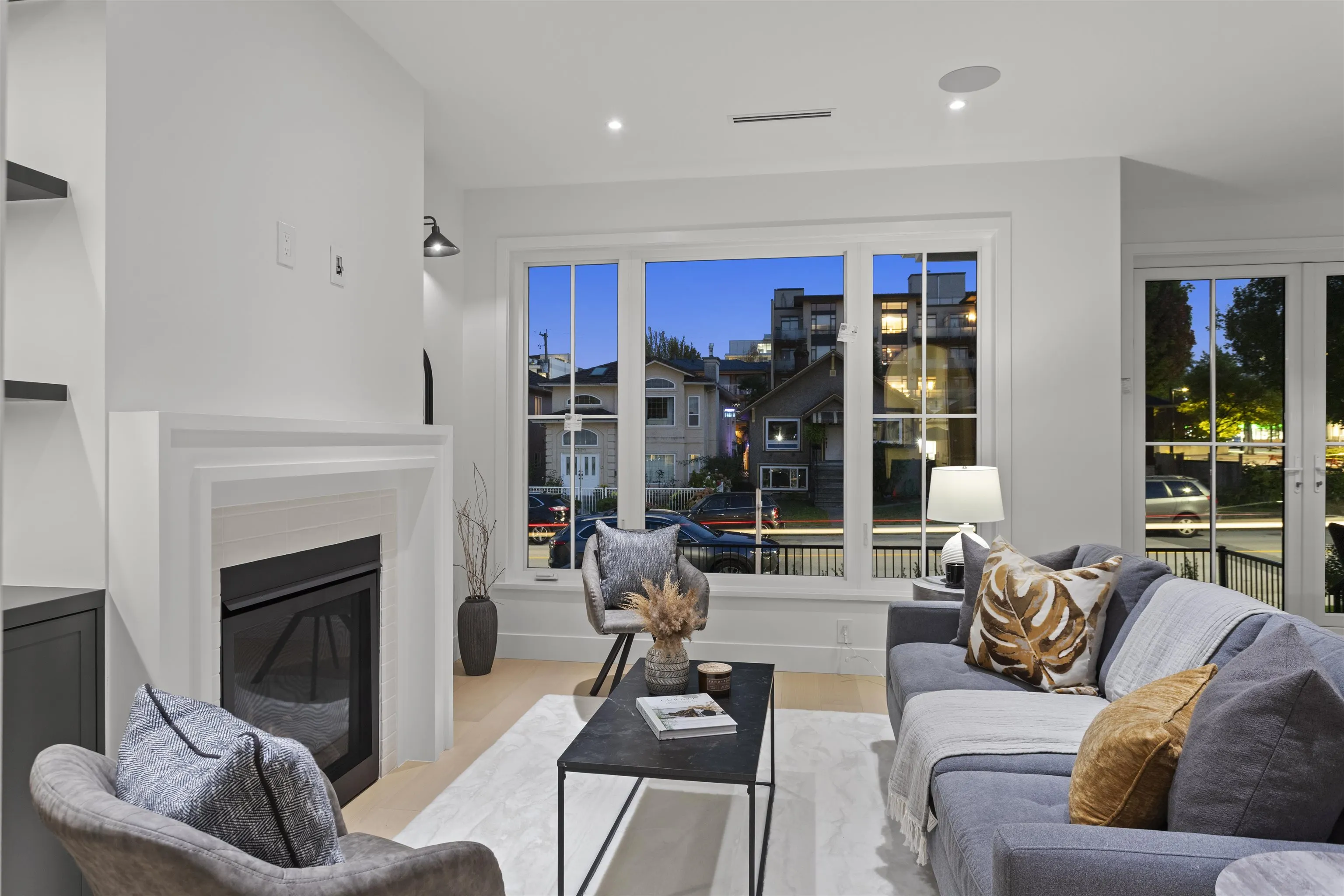 1 4315 Albert Street