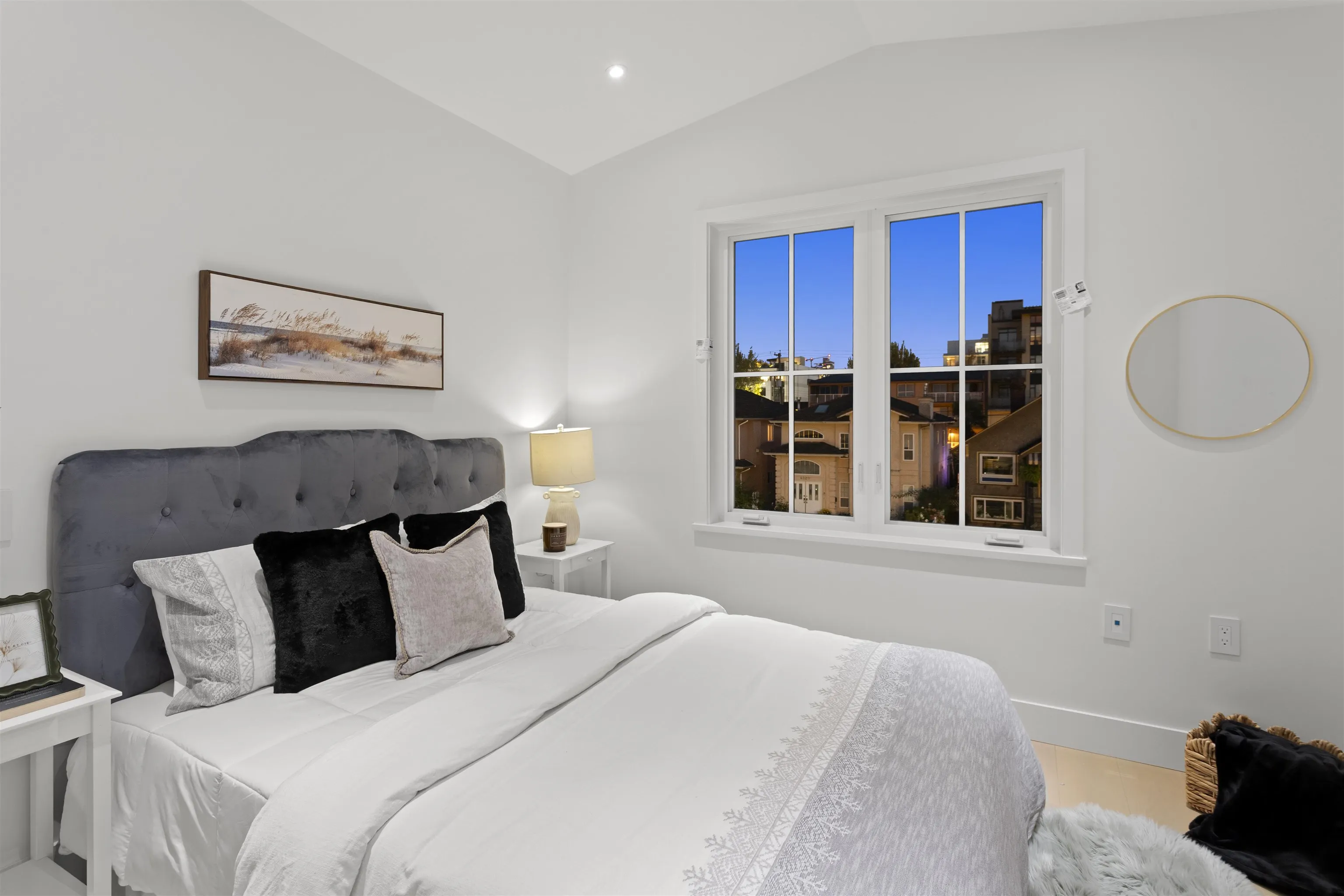 1 4315 Albert Street