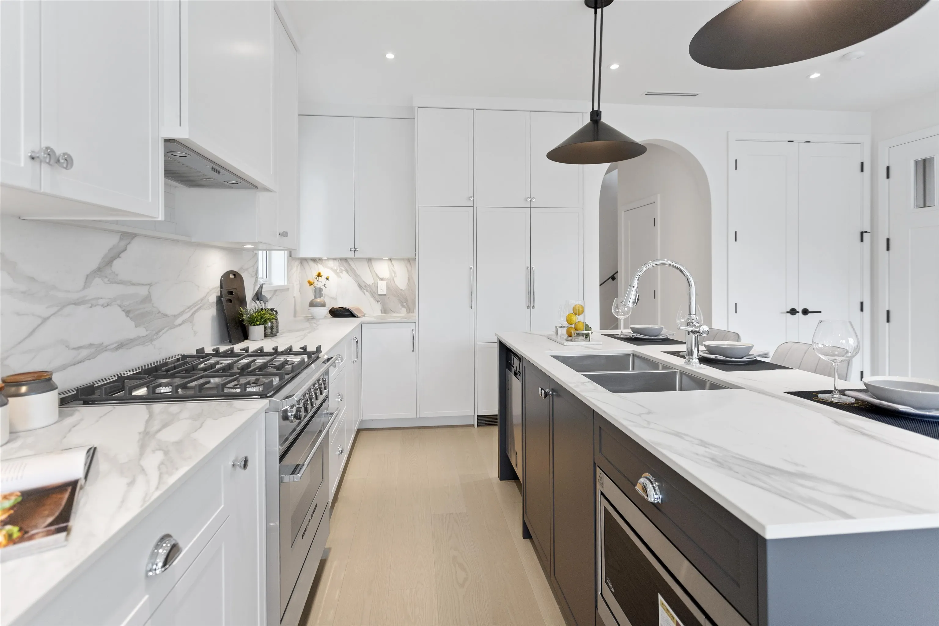 1 4315 Albert Street