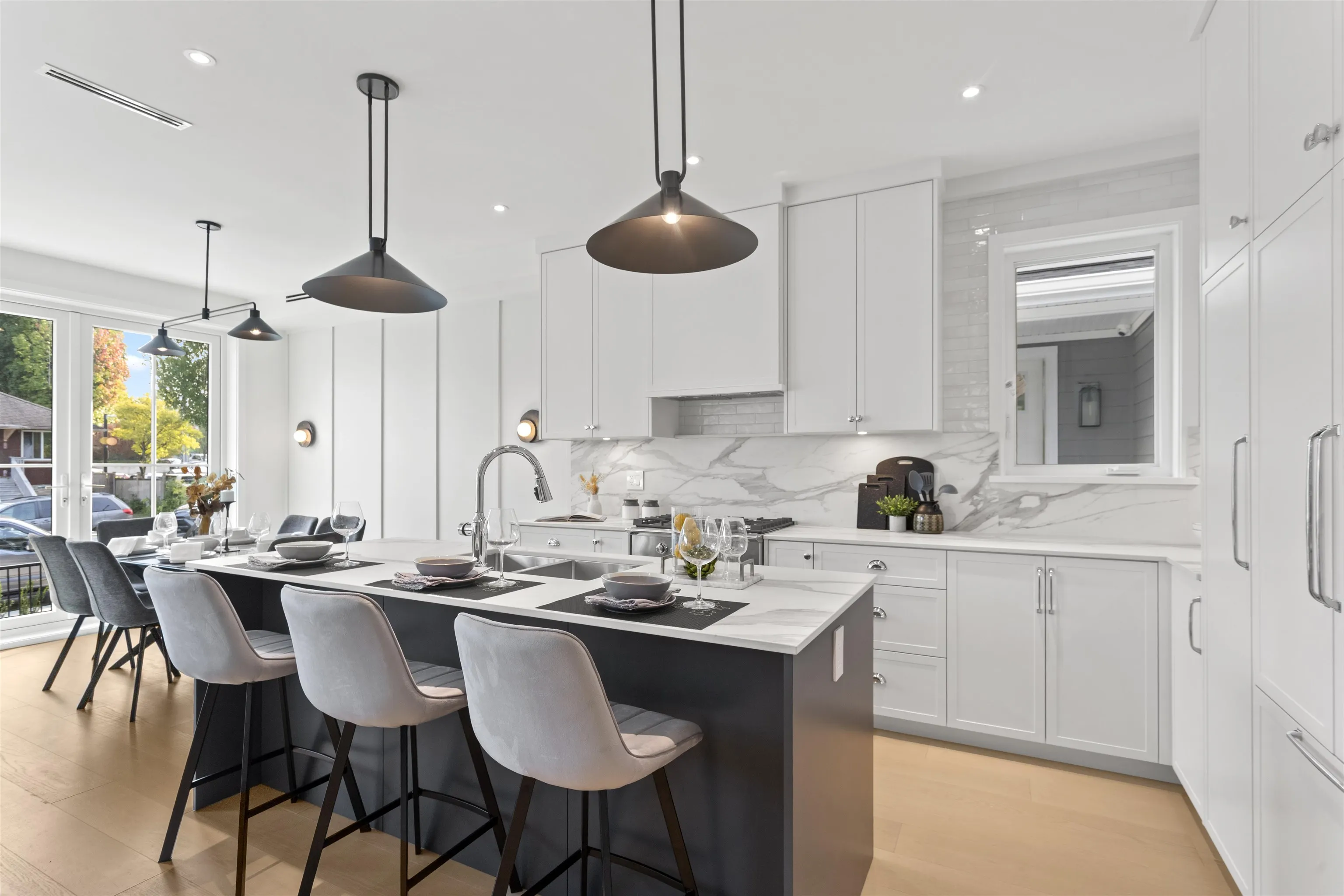 1 4315 Albert Street