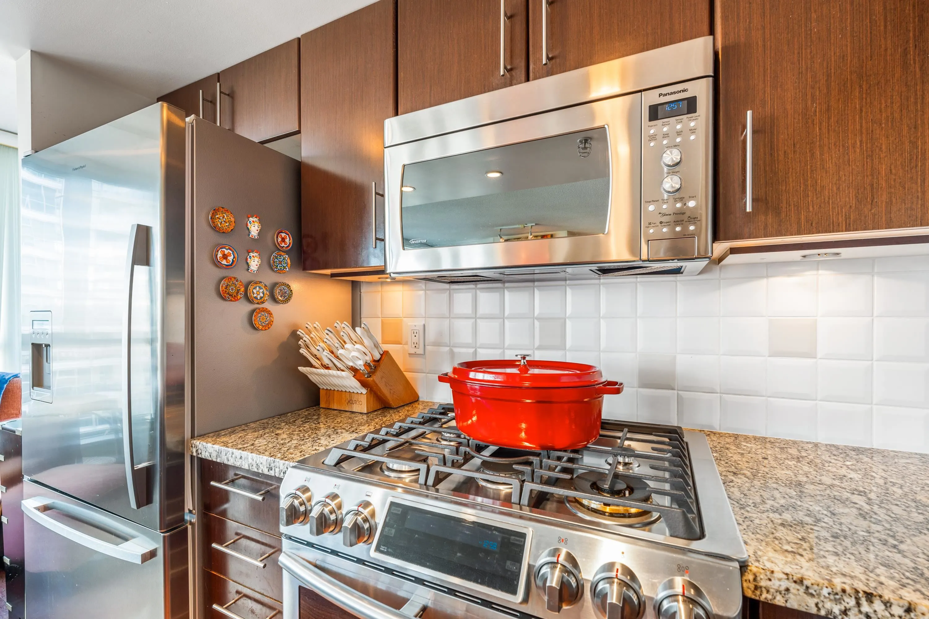 701 120 Milross Avenue