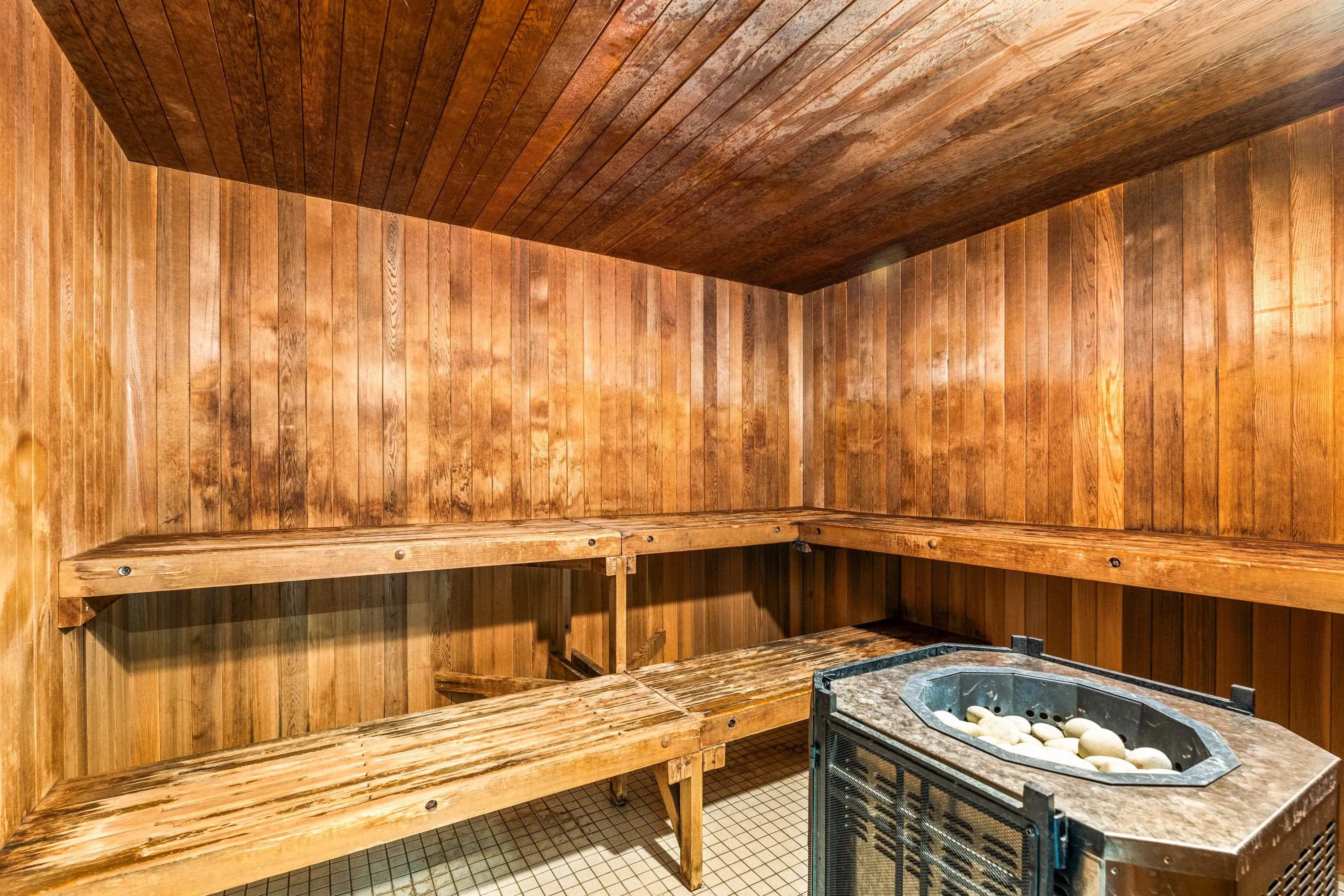 701 120 Milross Avenue