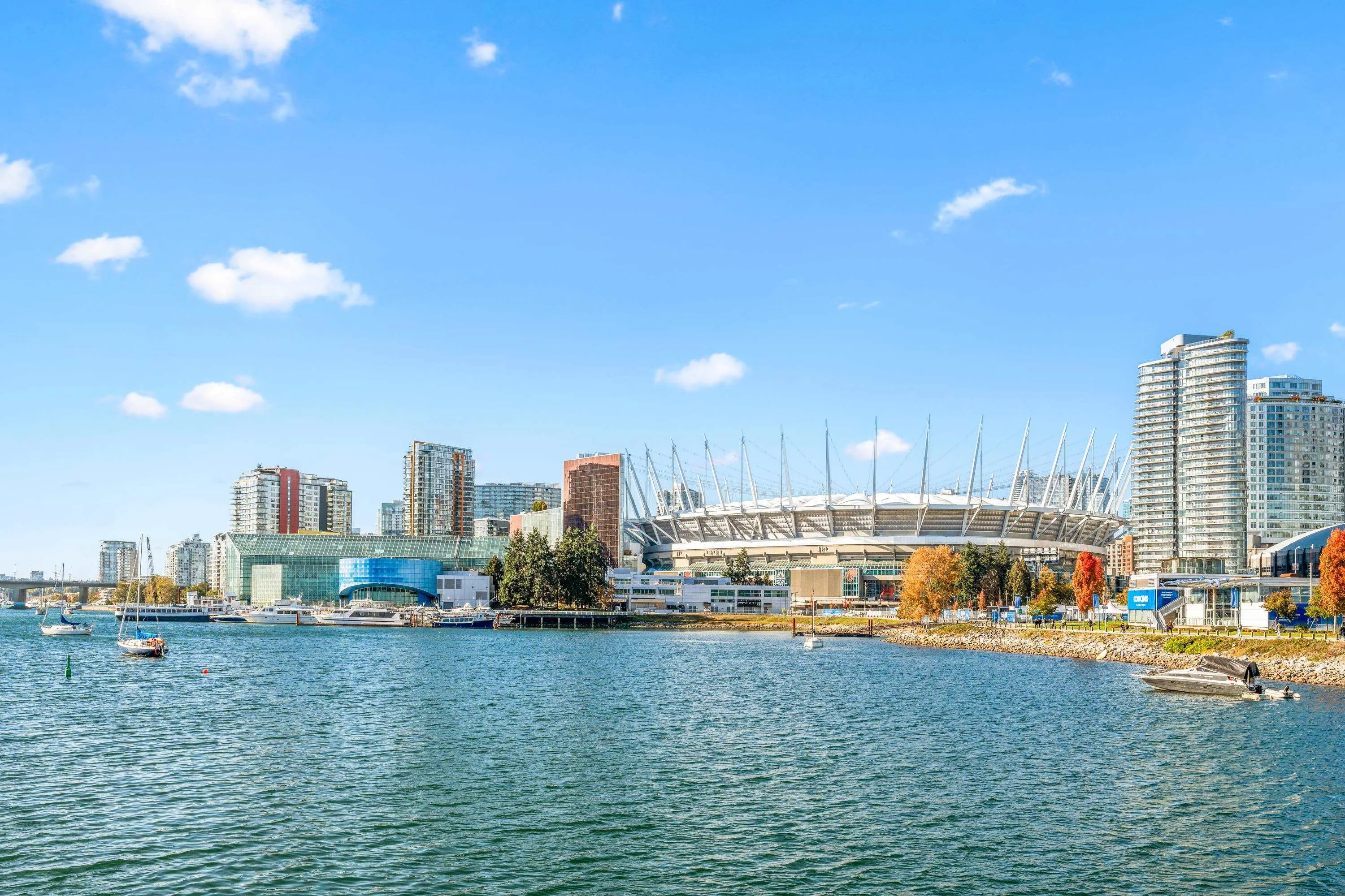 701 120 Milross Avenue