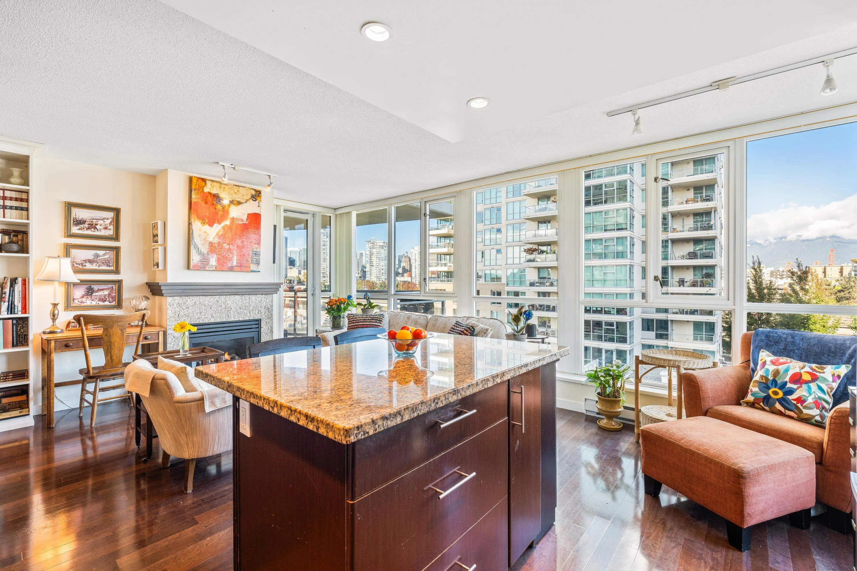 701 120 Milross Avenue